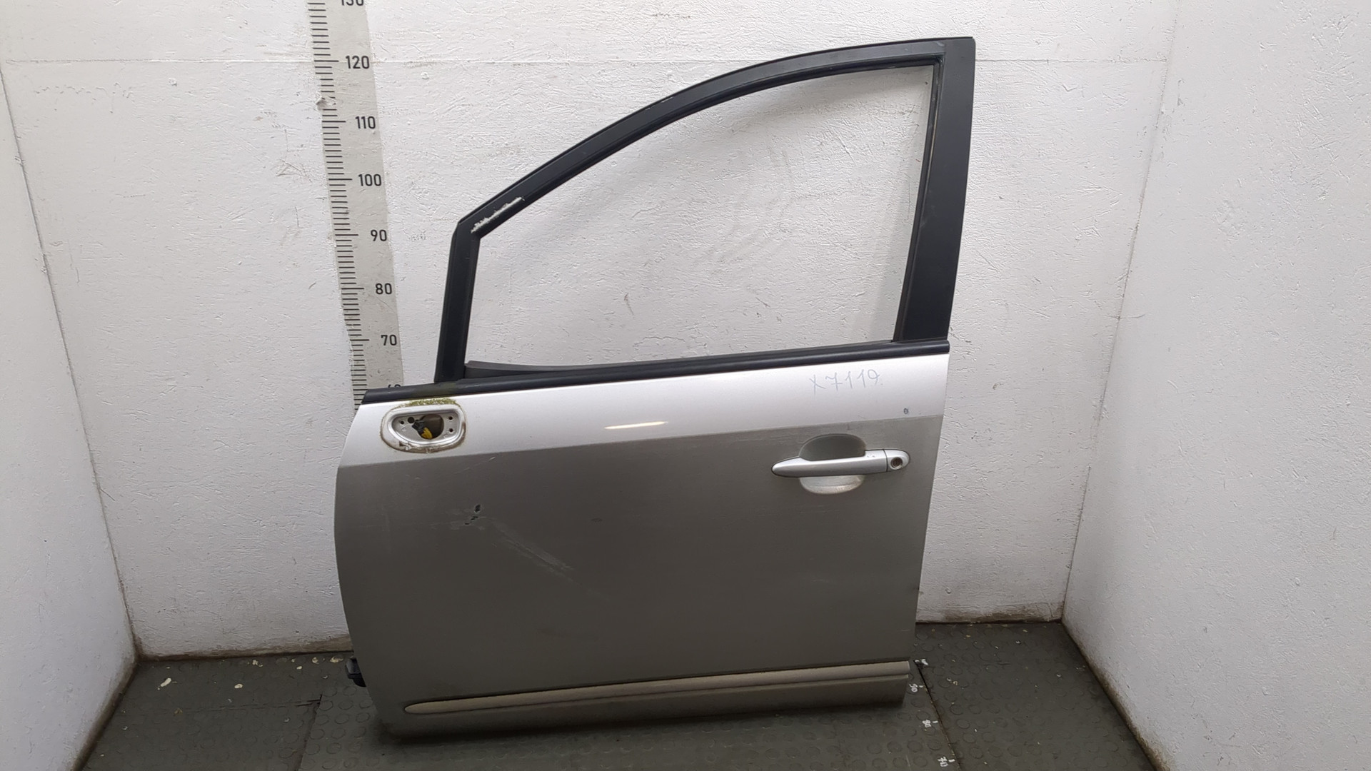 Дверь передняя левая