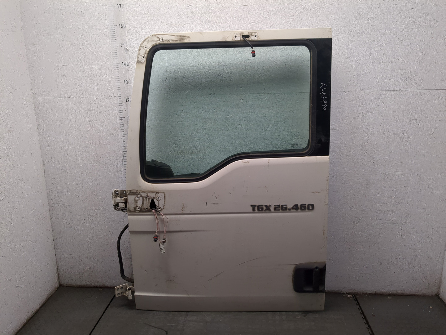 Дверь передняя левая