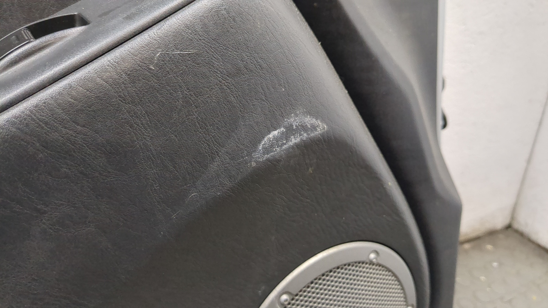 Дверь передняя левая