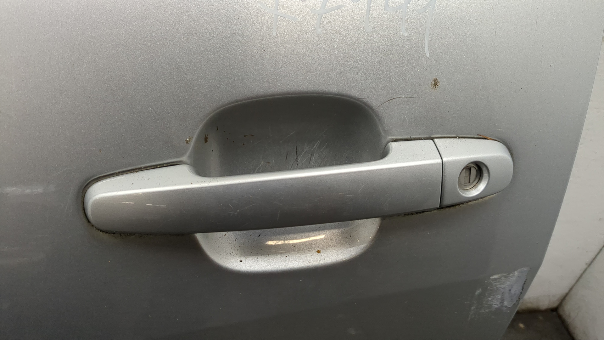 Дверь передняя левая