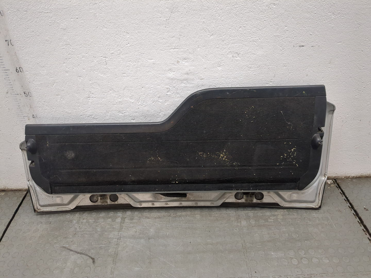 Дверь багажника нижняя (борт)