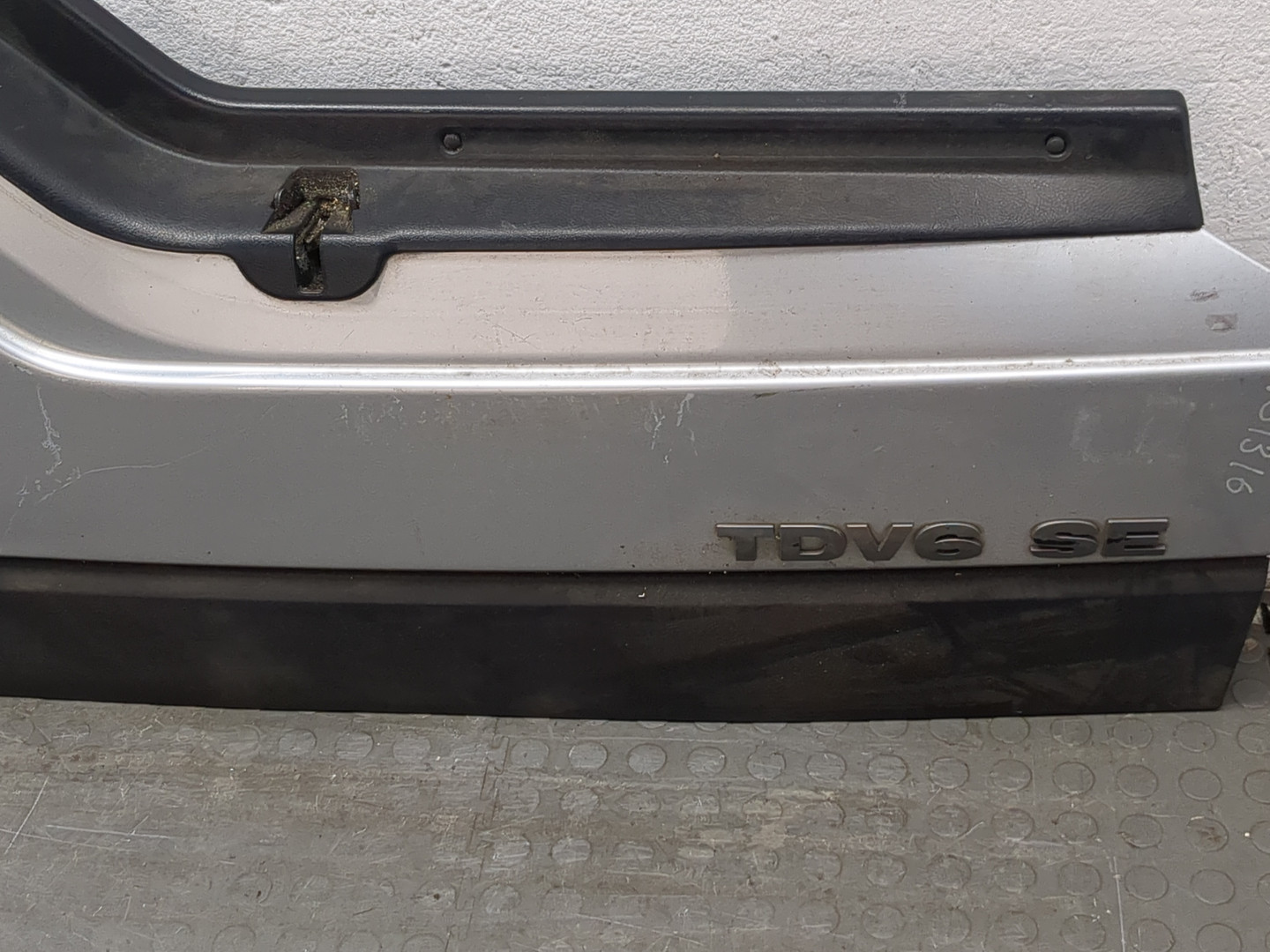 Дверь багажника нижняя (борт)