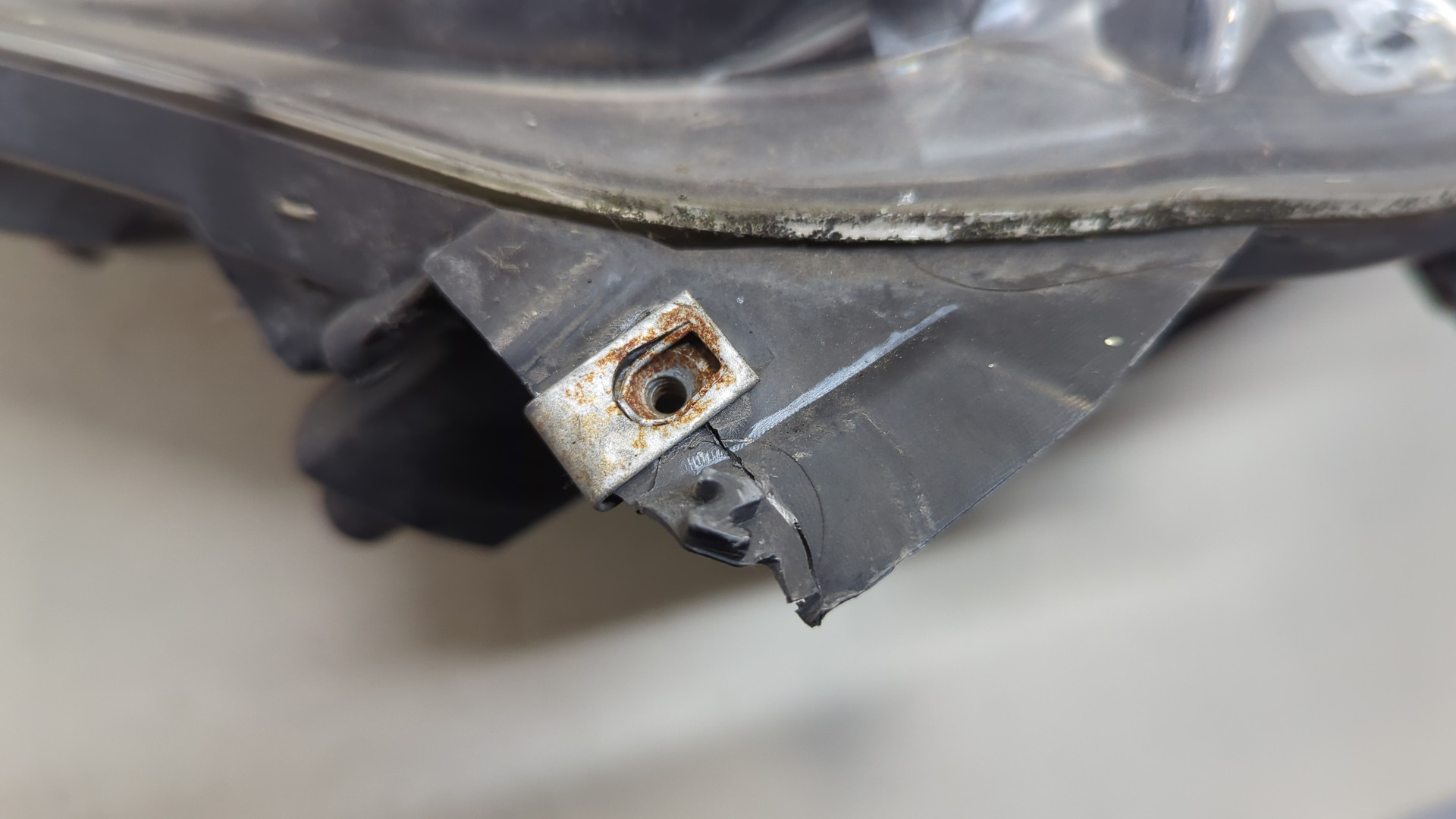 Фара правая