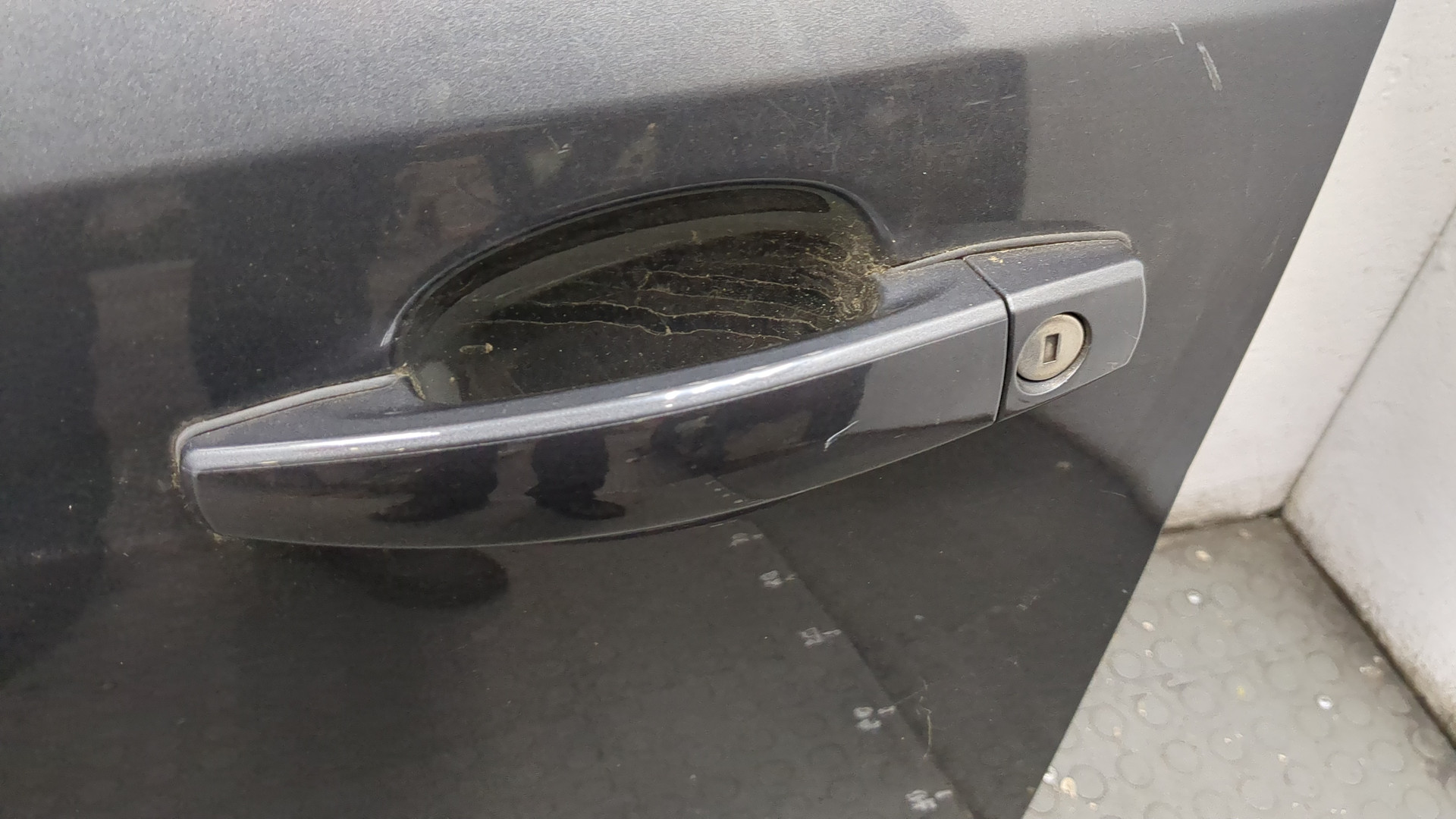 Дверь передняя левая