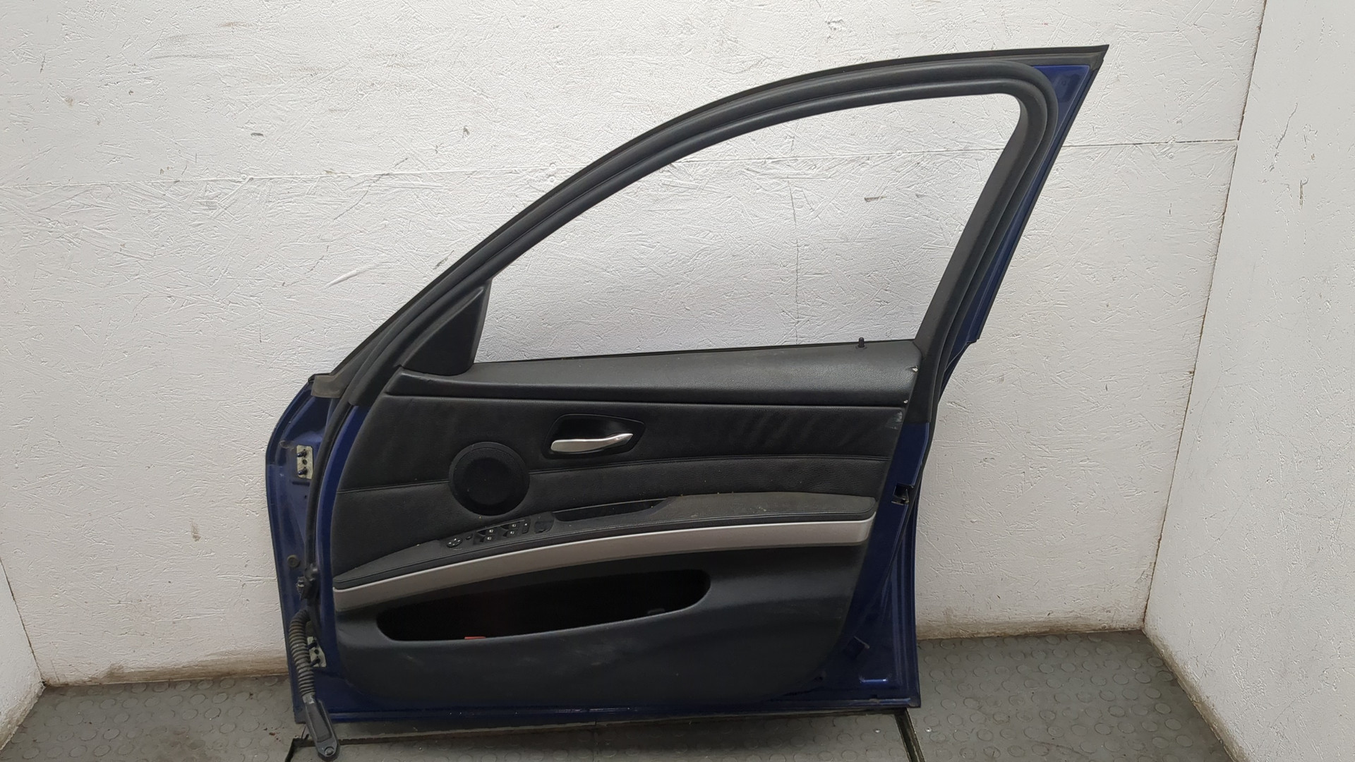 Дверь передняя правая