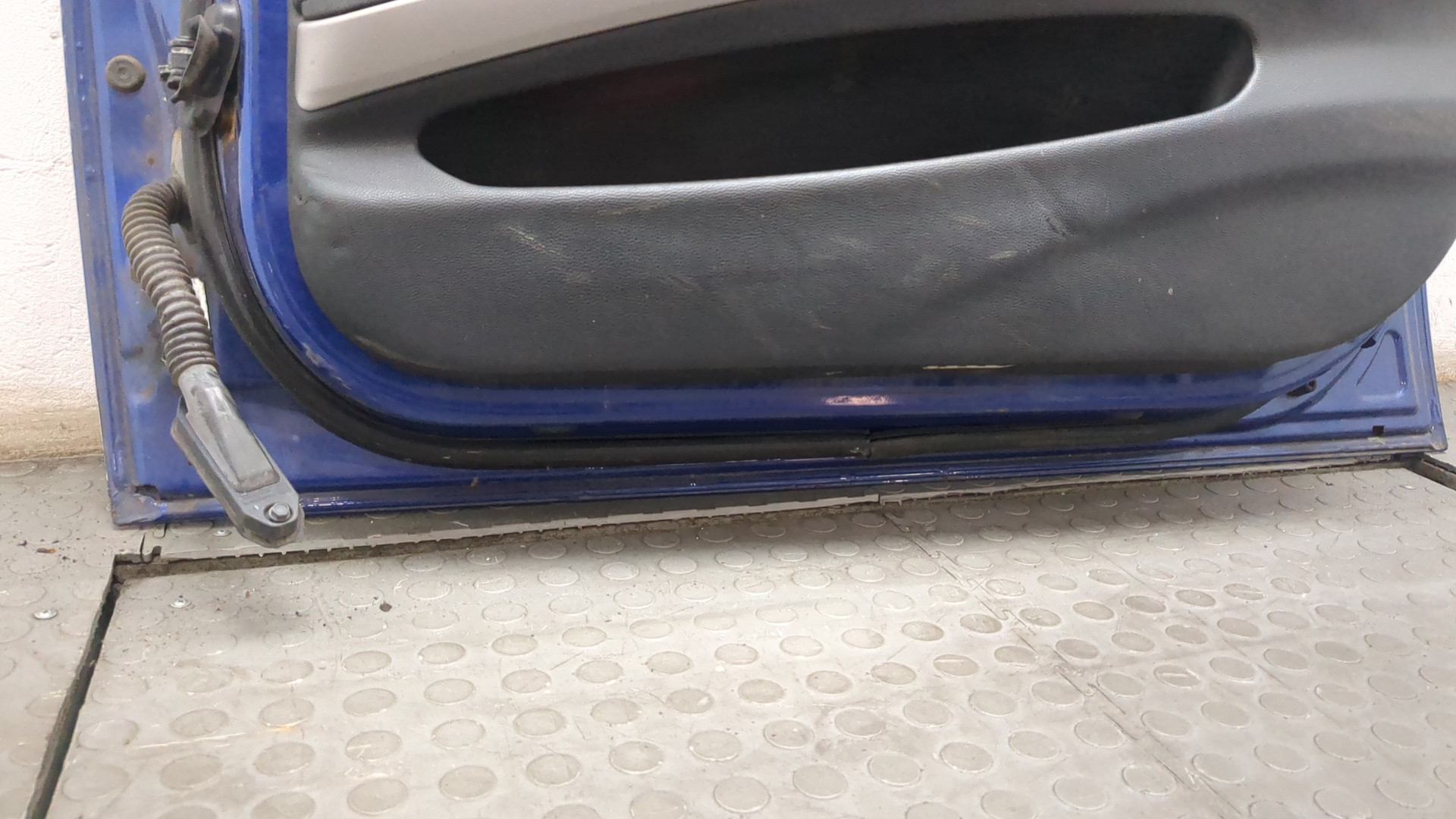 Дверь передняя правая