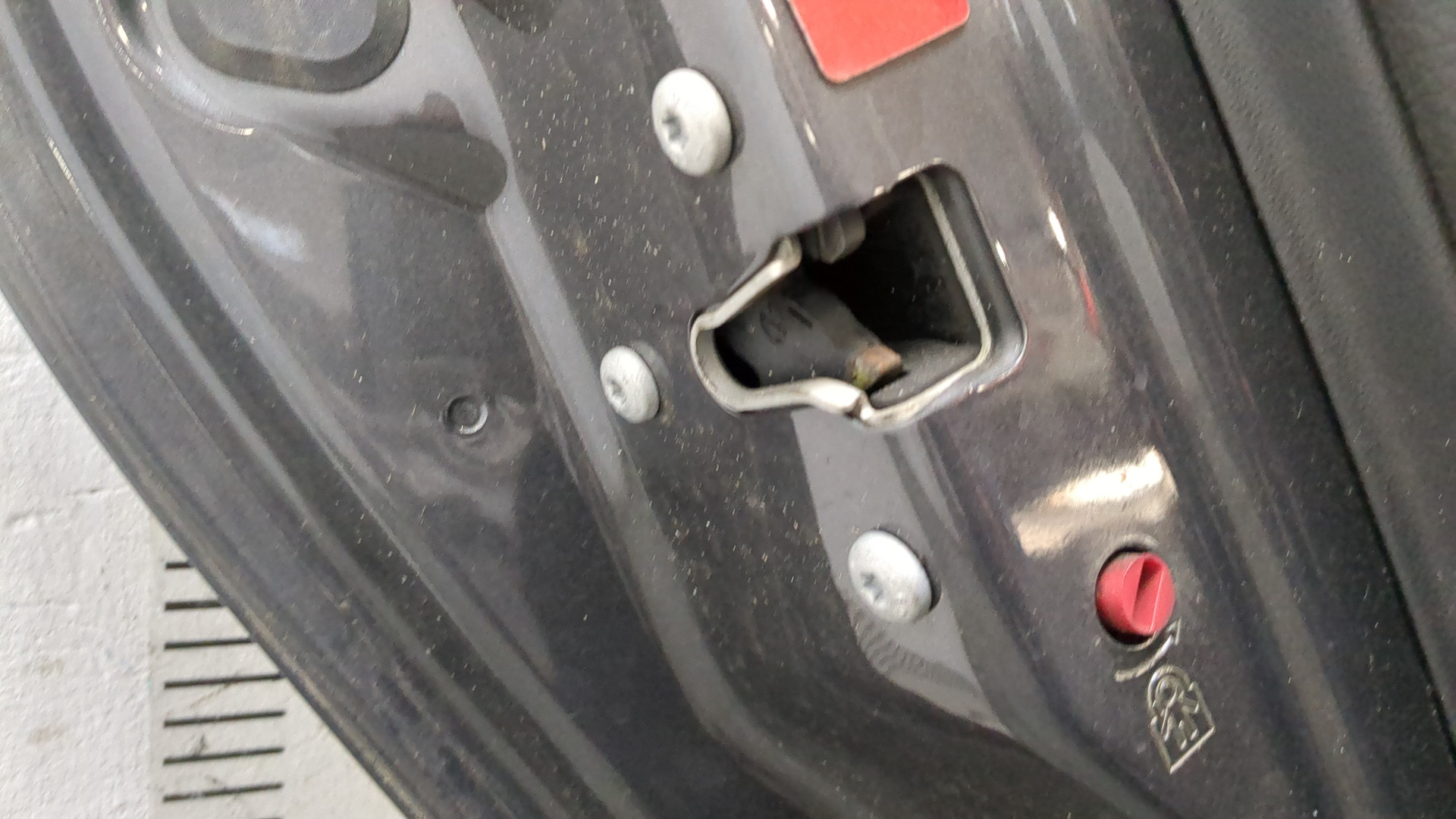 Дверь задняя левая