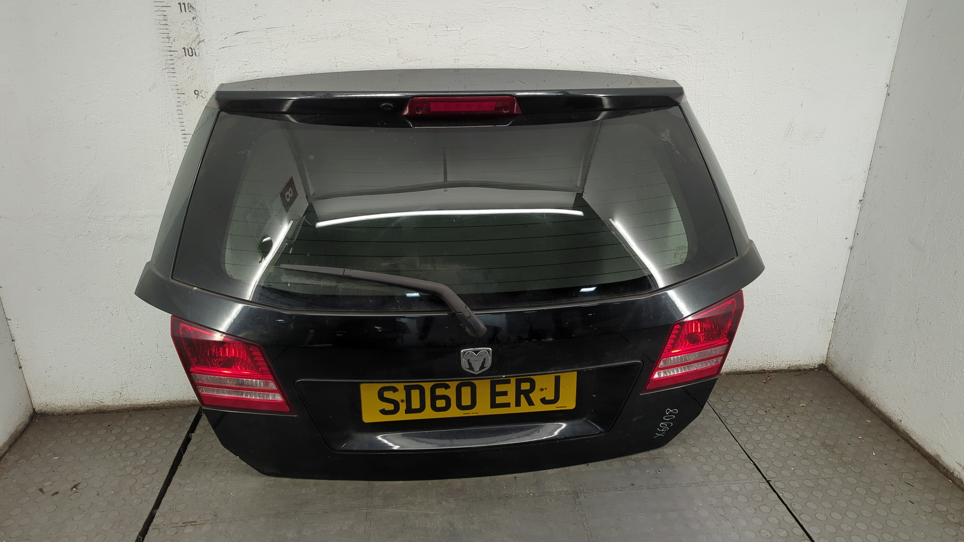 Дверь багажника