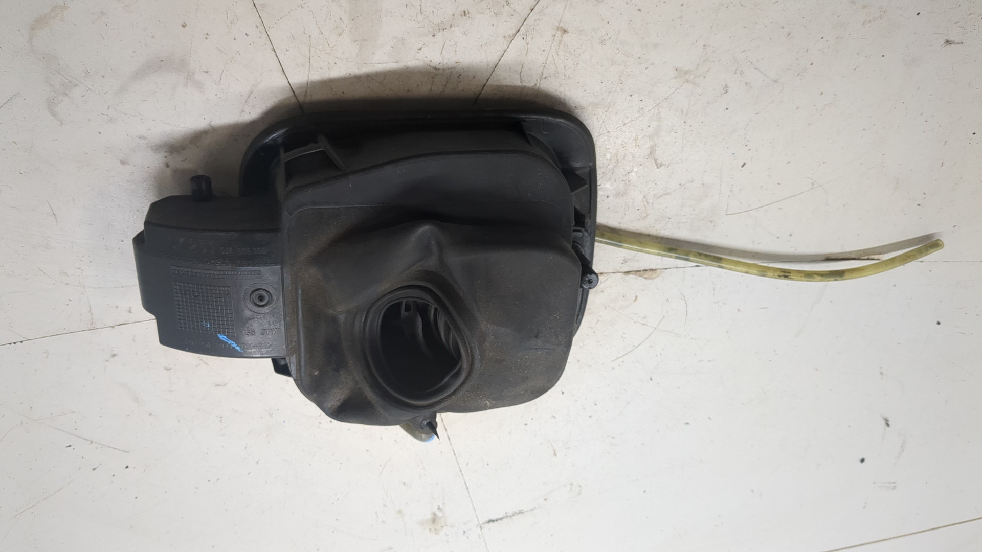 Лючок бензобака