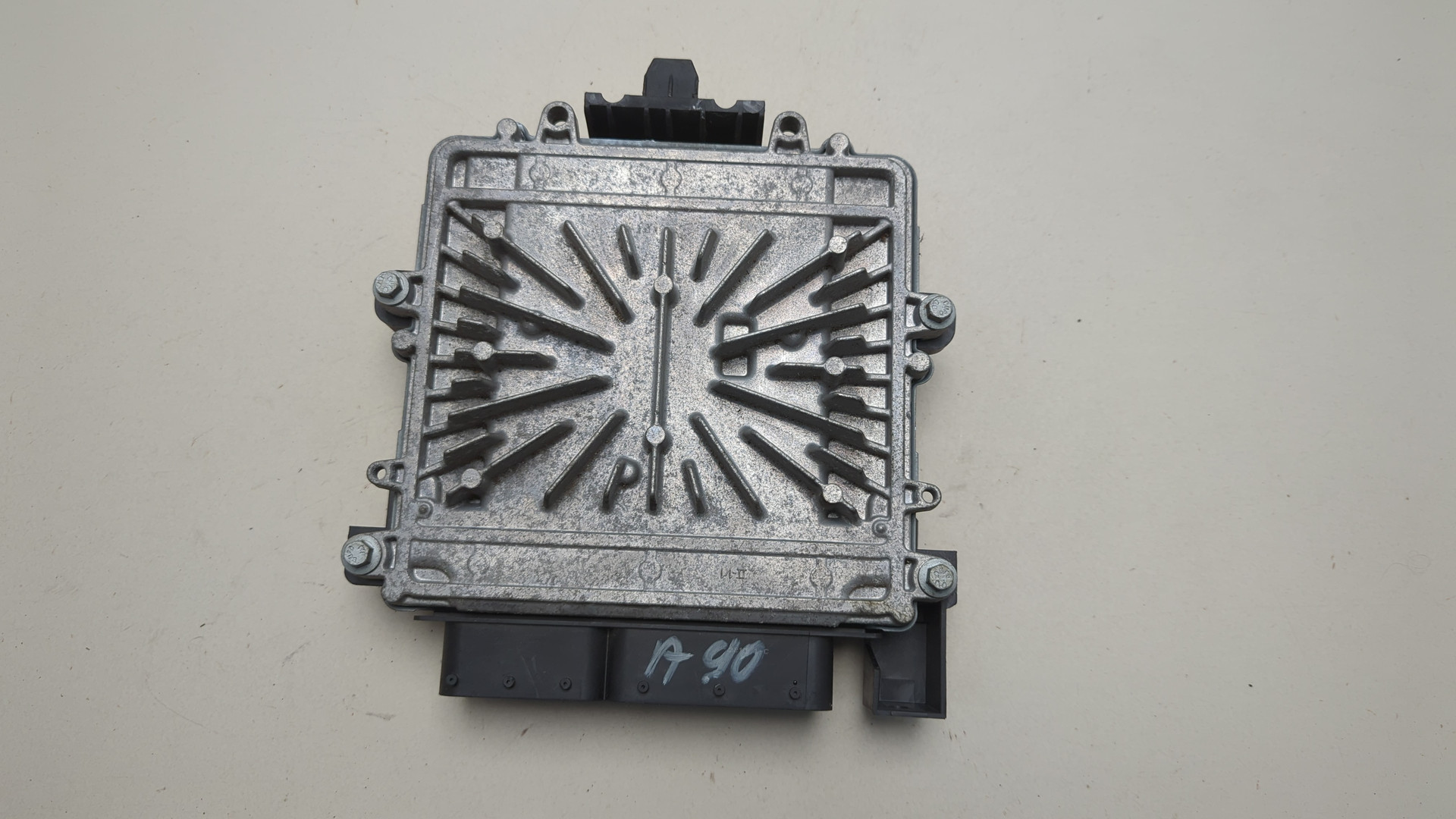 Блок управления двигателем