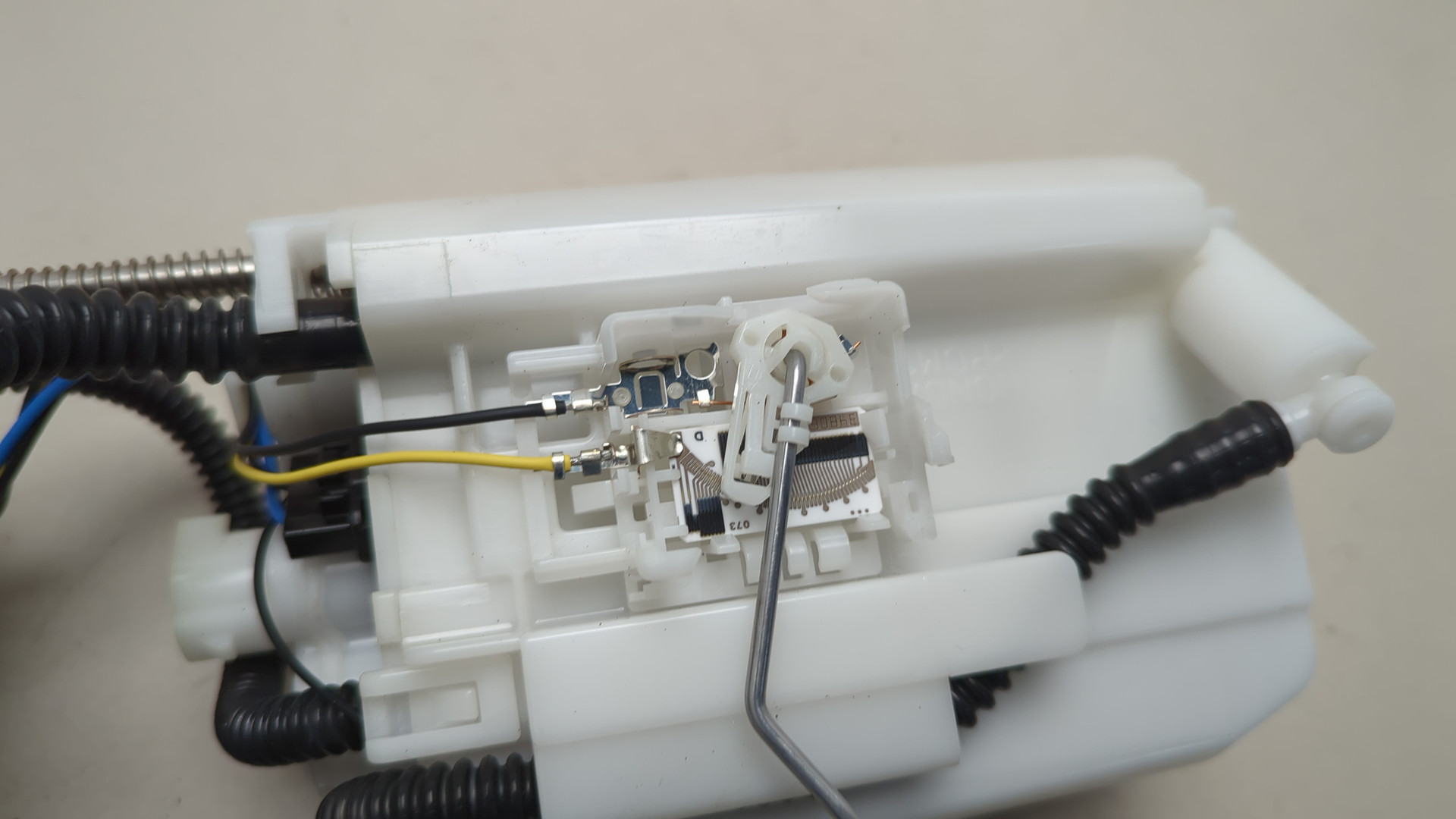 Насос топливный электрический