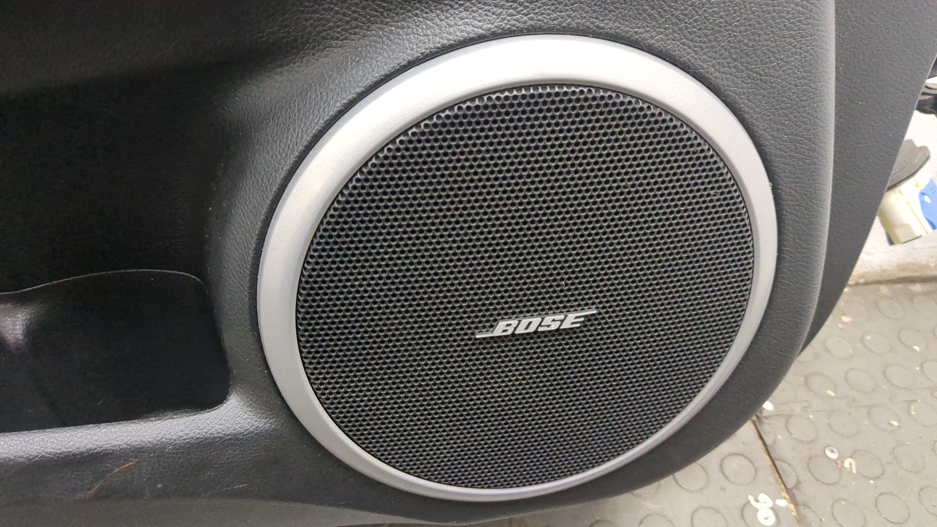 Дверь передняя левая