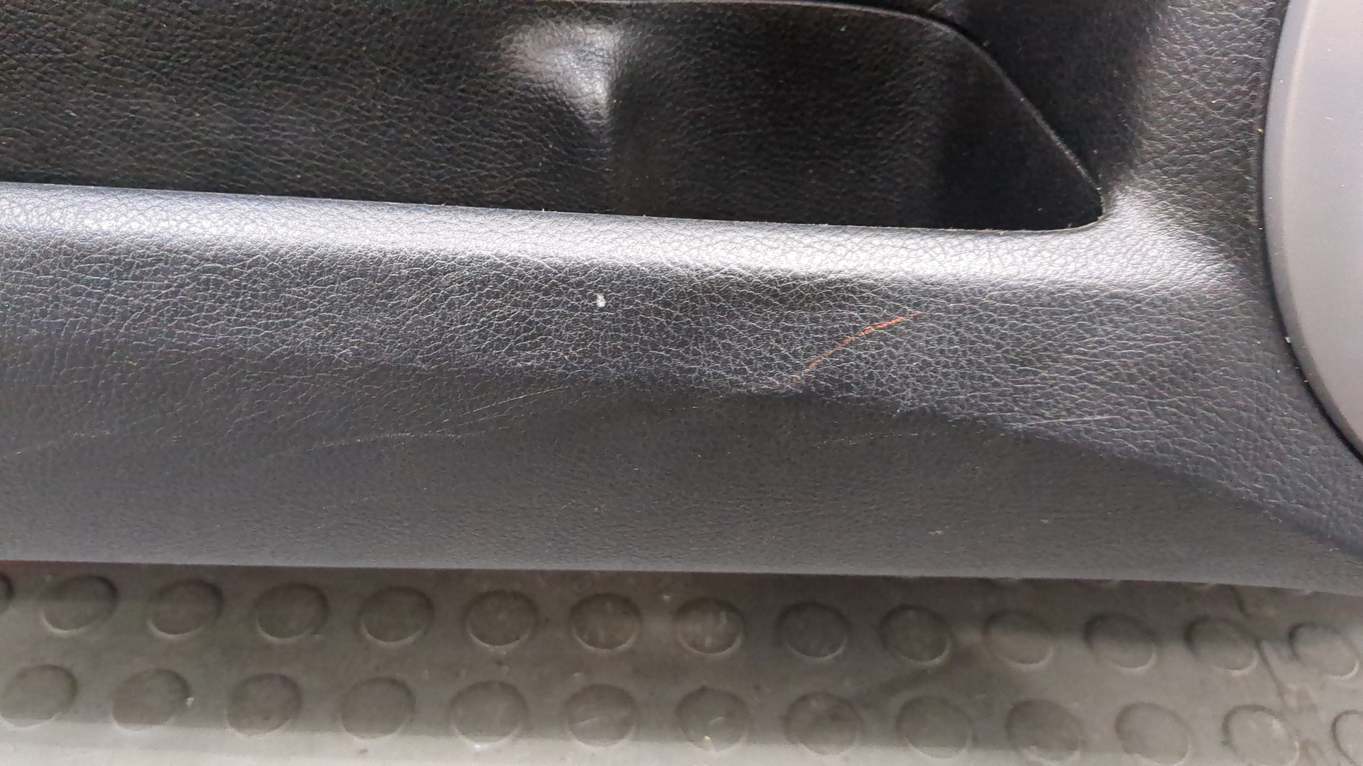 Дверь передняя левая