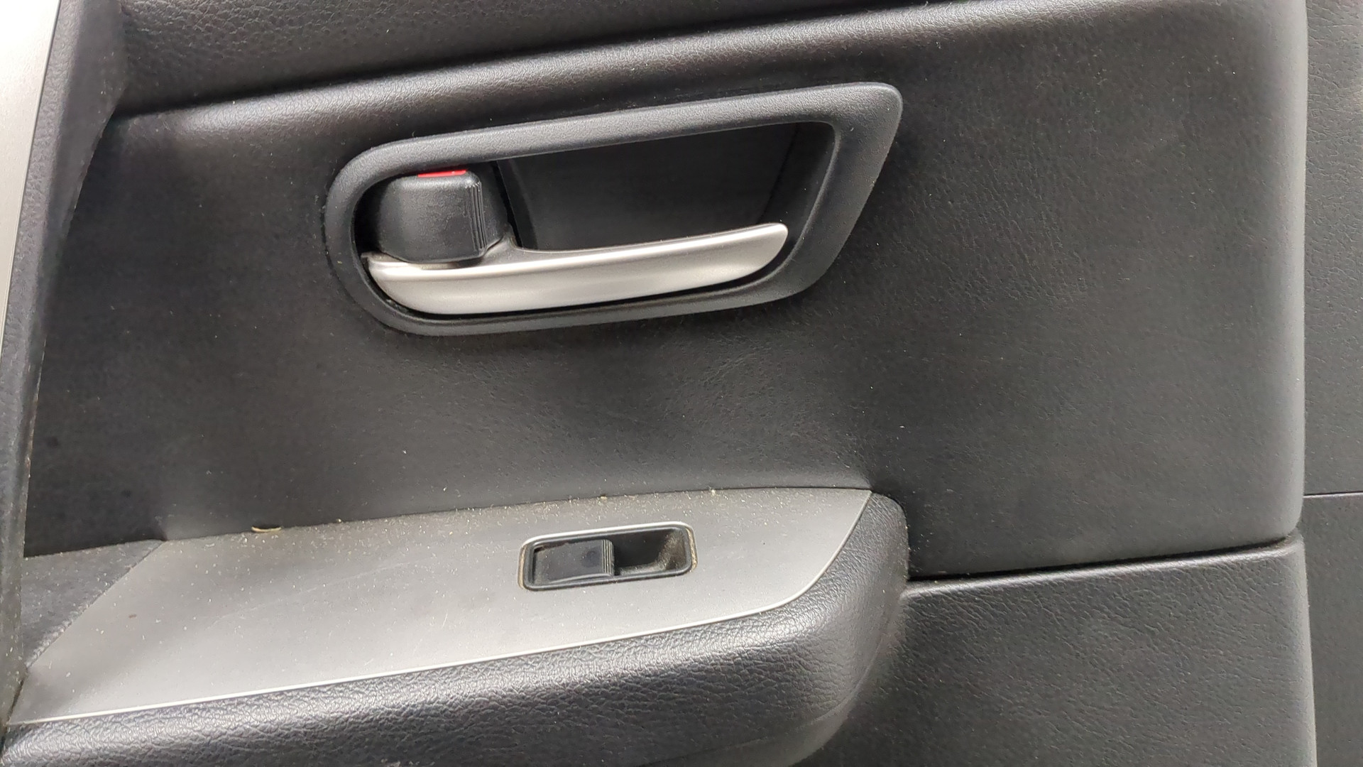 Дверь передняя левая