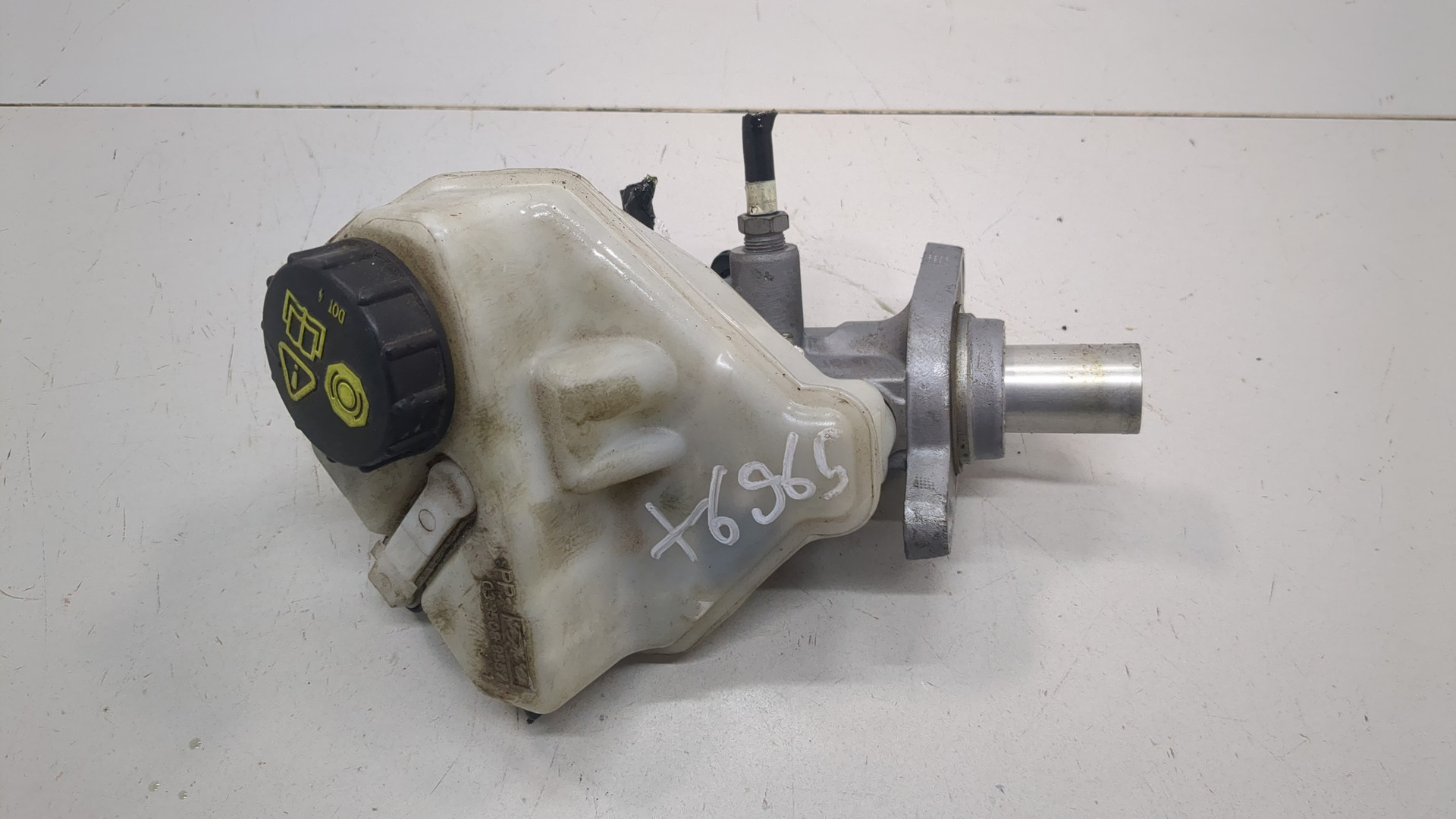 Цилиндр тормозной главный