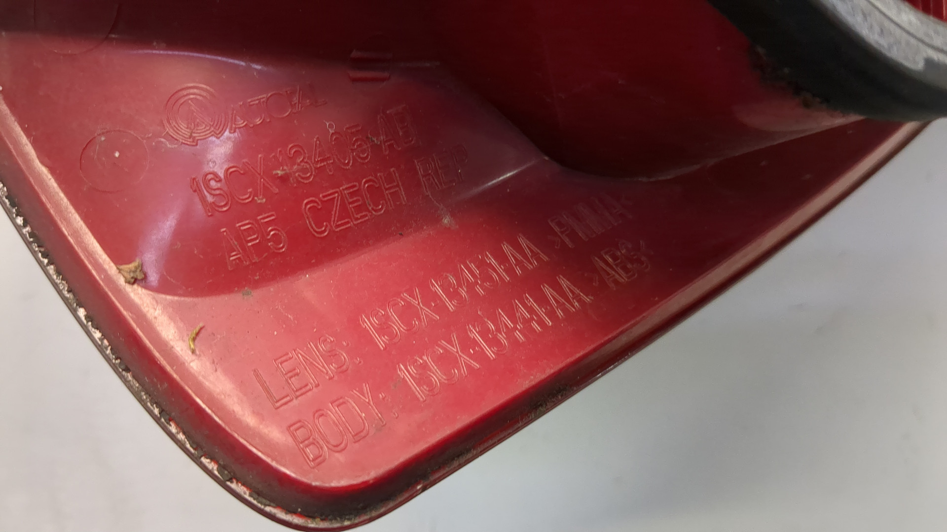 Фонарь задний левый