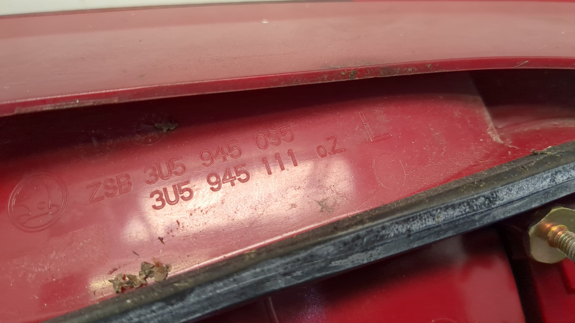 Фонарь задний левый