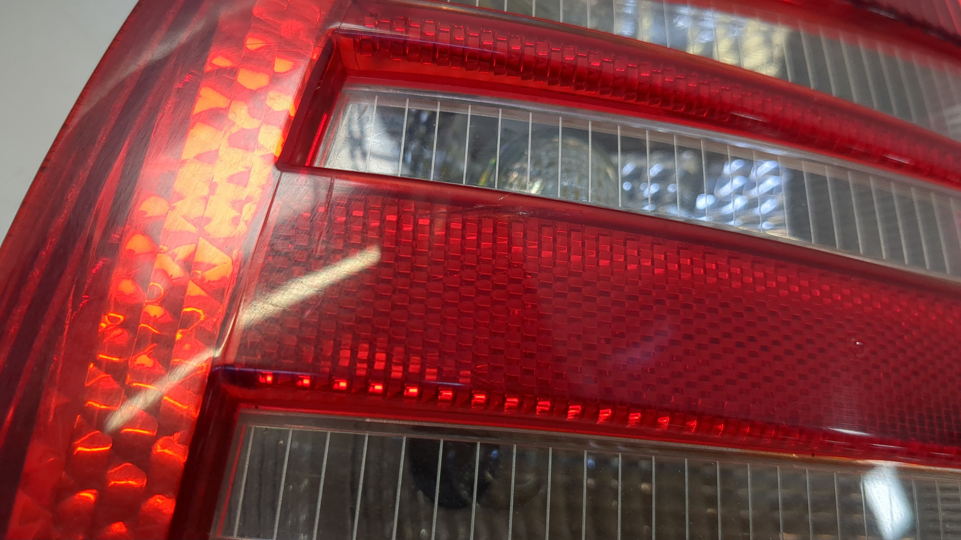 Фонарь задний левый