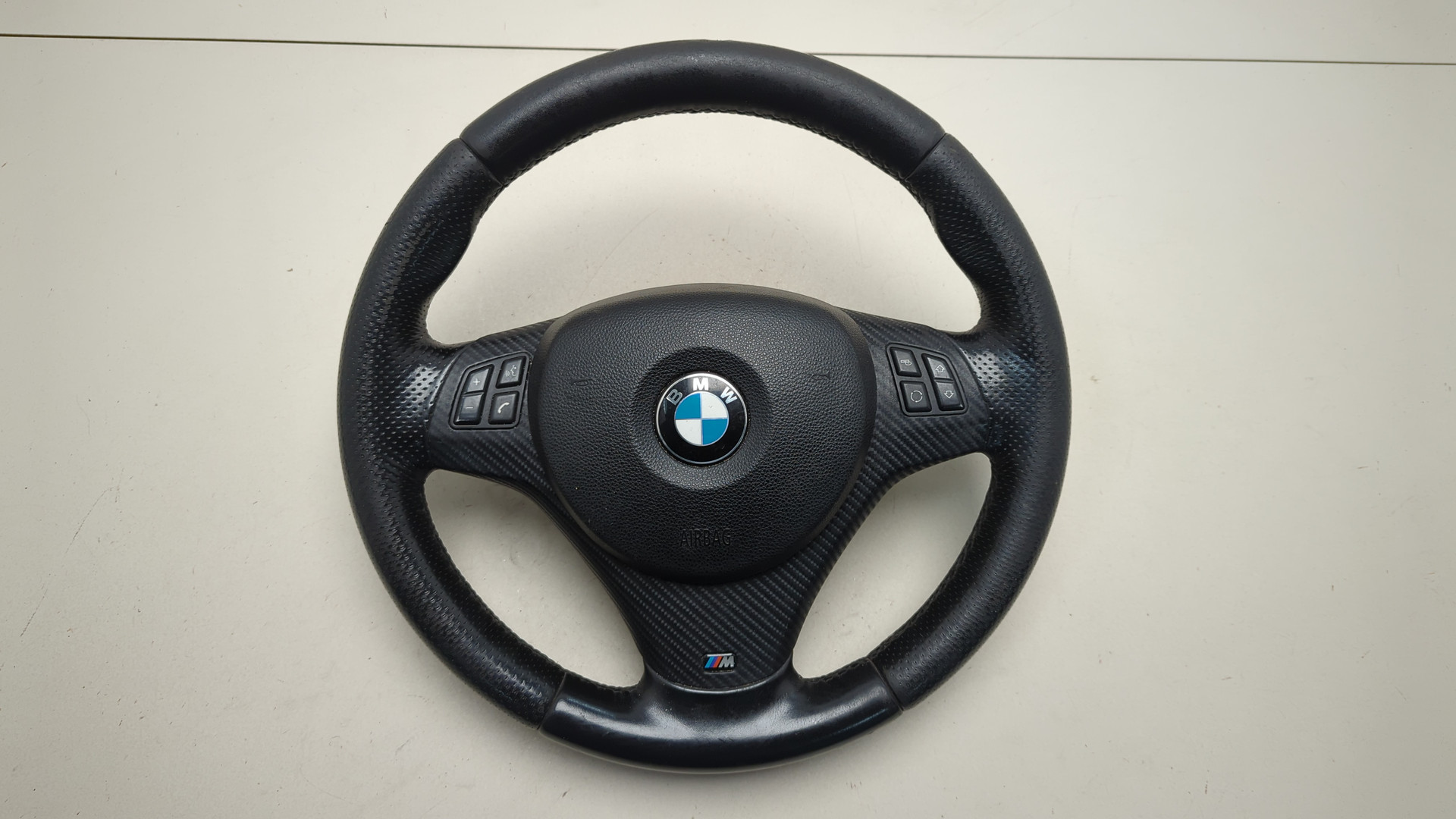 Рулевое колесо (руль)