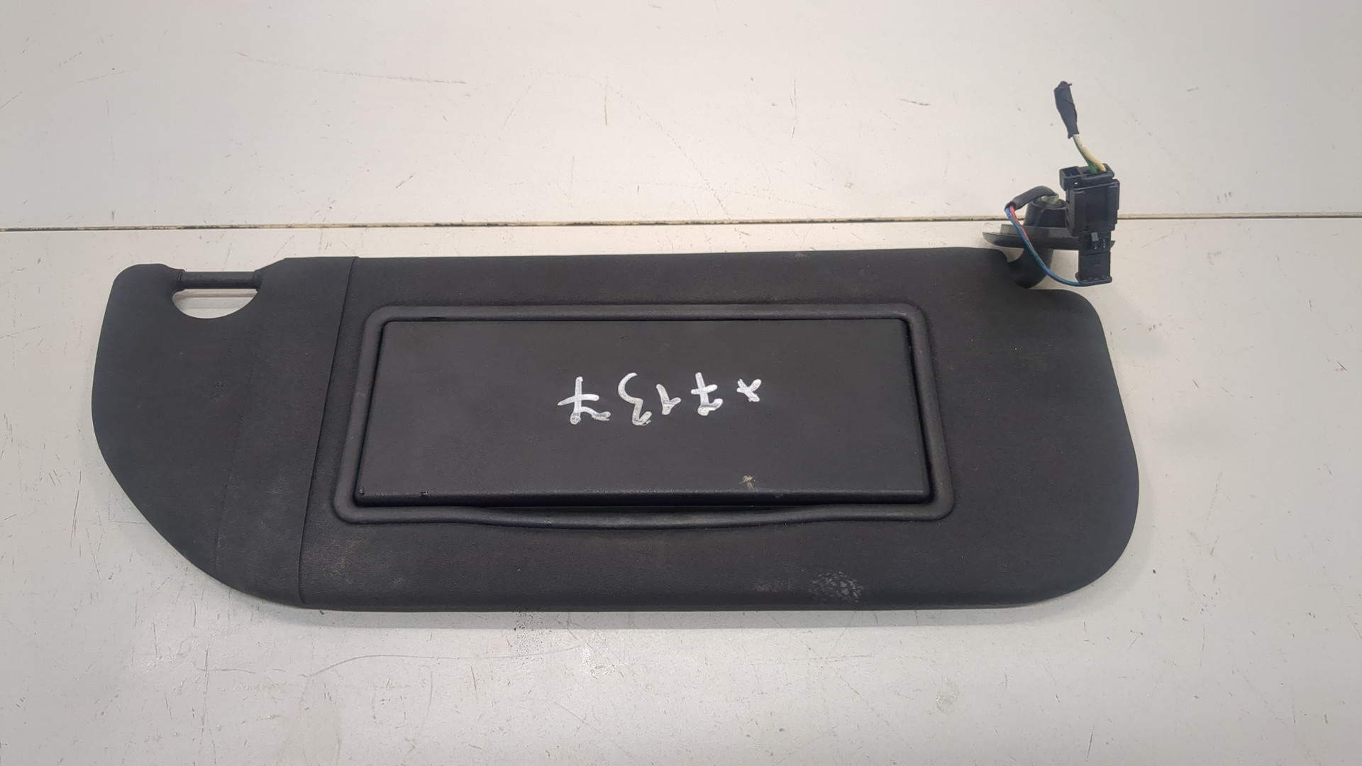 Козырек солнцезащитный