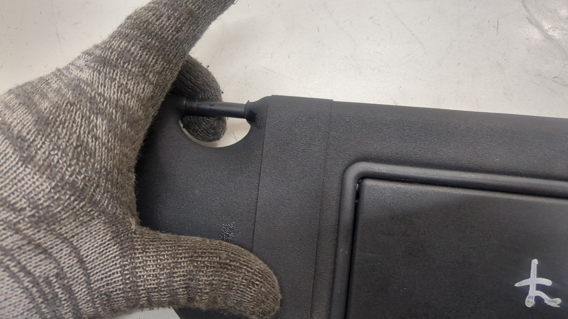 Козырек солнцезащитный