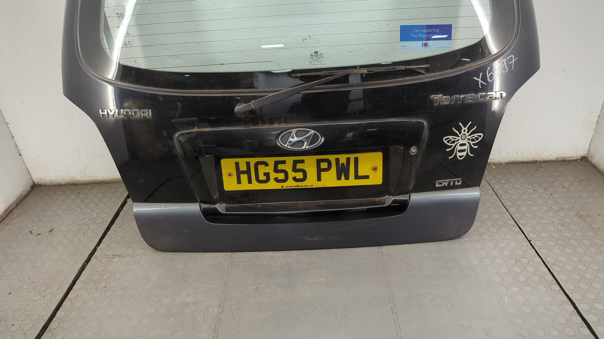 Дверь багажника