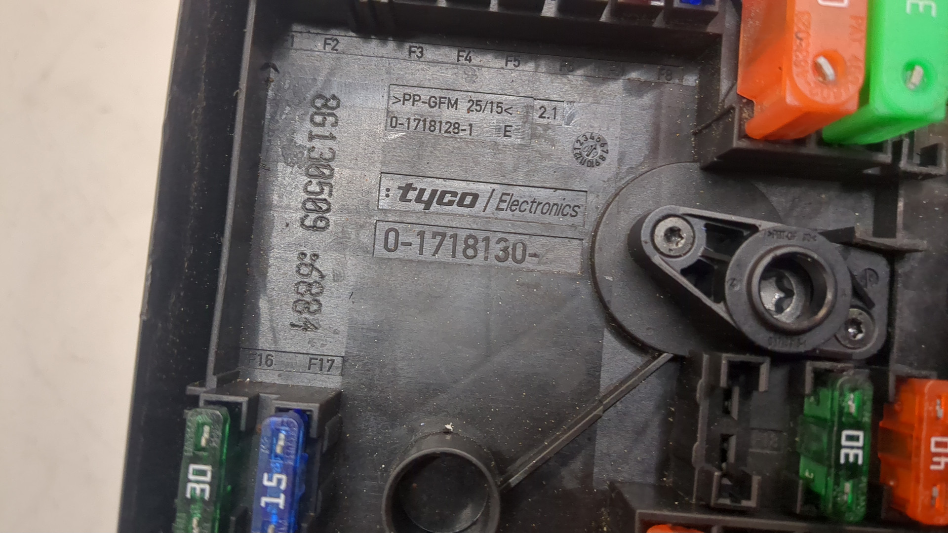 Блок предохранителей