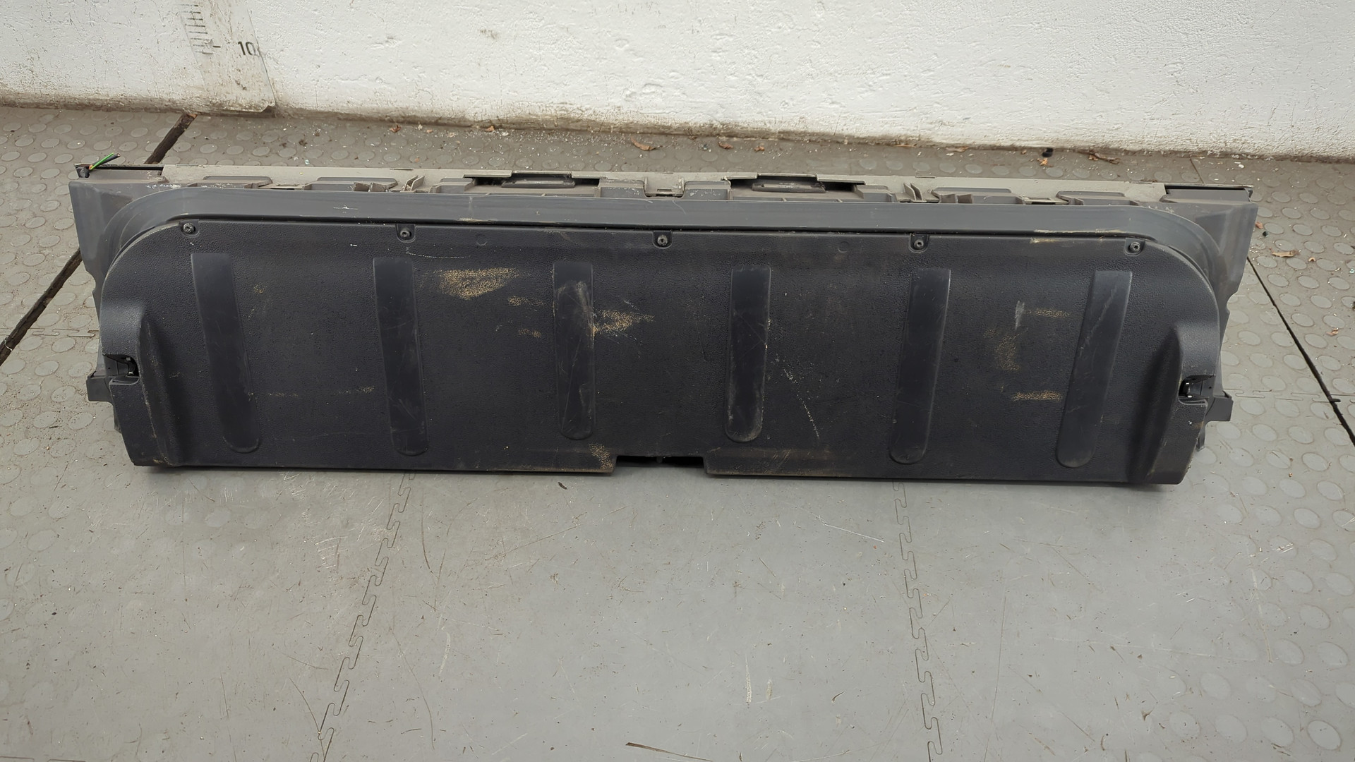 Дверь багажника нижняя (борт)