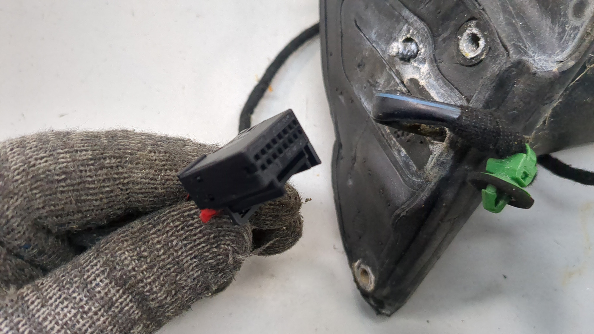 Зеркало правое электрическое