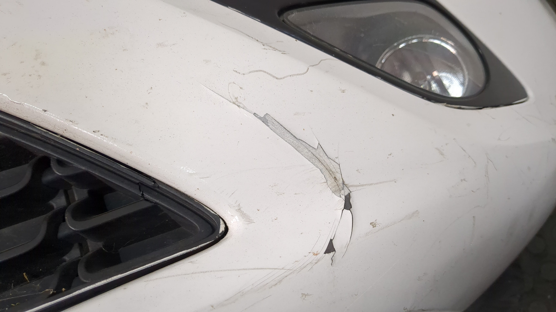 Бампер передний