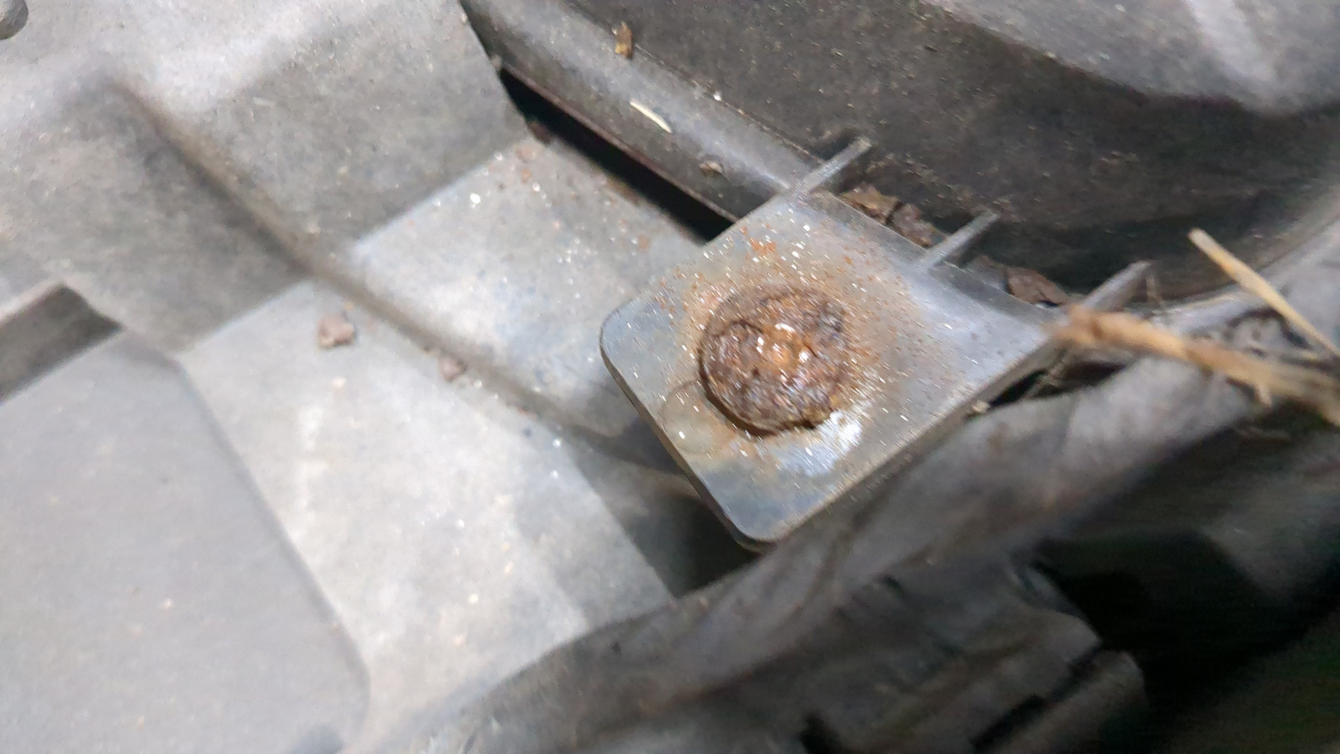 Бампер задний