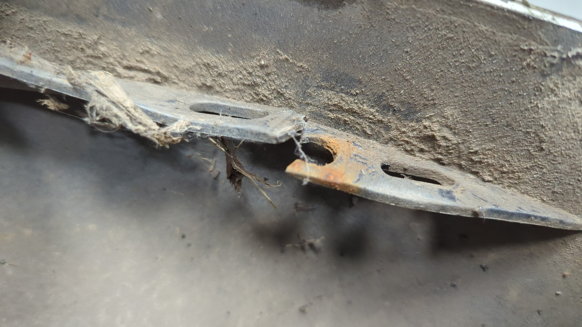 Бампер задний