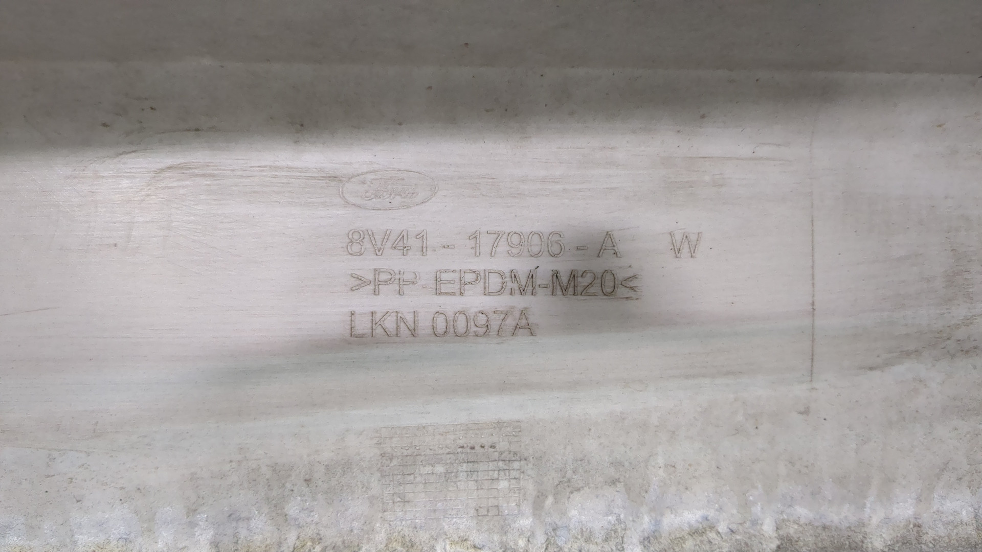 Бампер задний