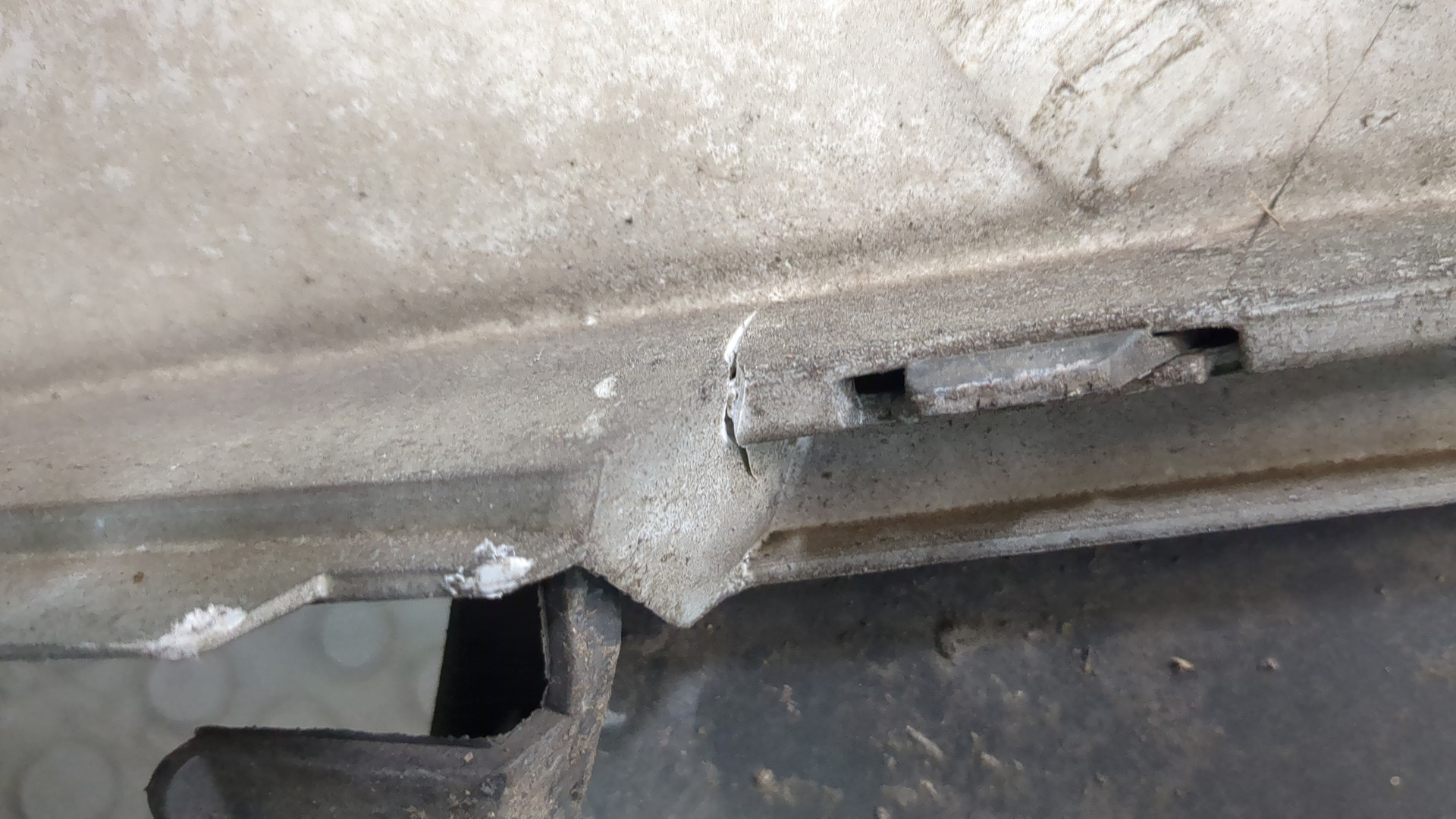 Бампер задний