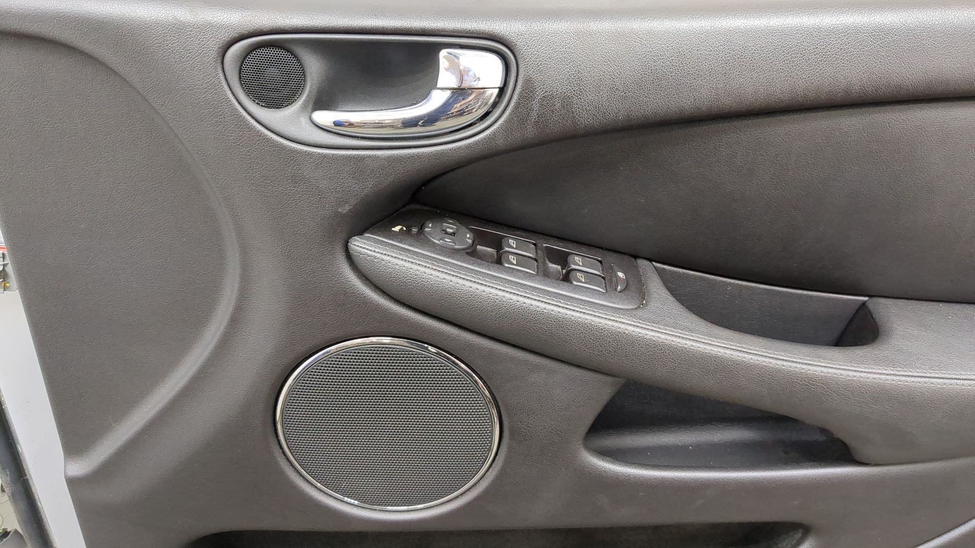 Дверь передняя правая