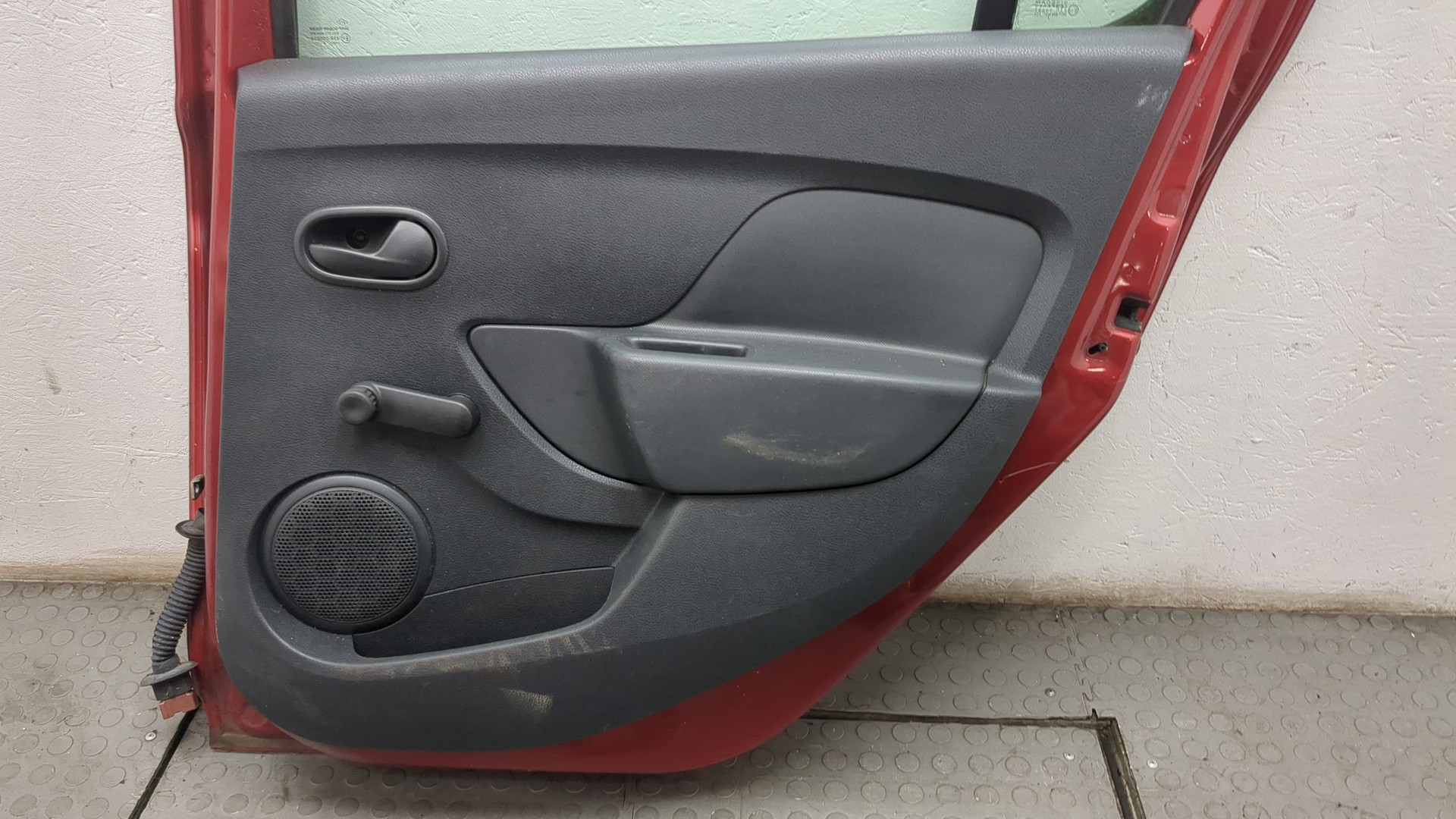 Дверь задняя правая