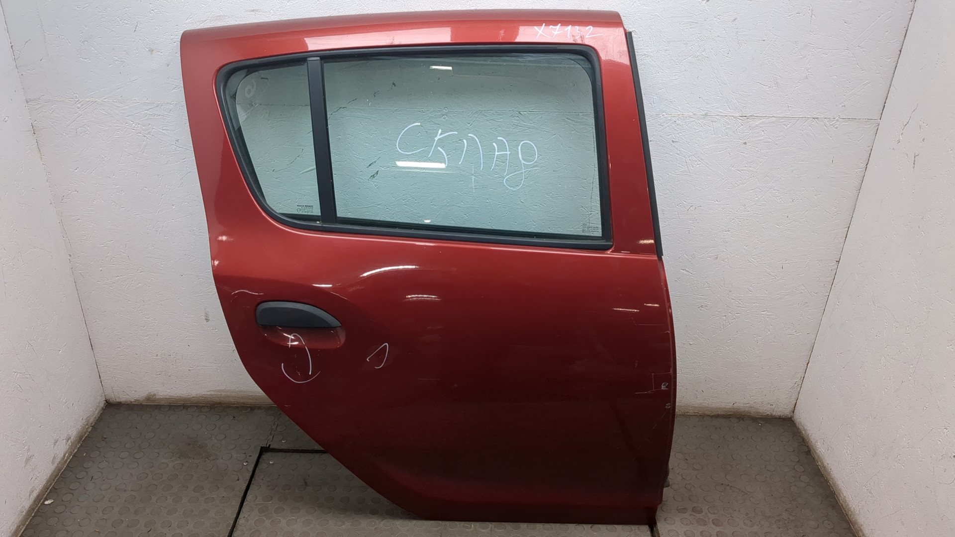 Дверь задняя правая