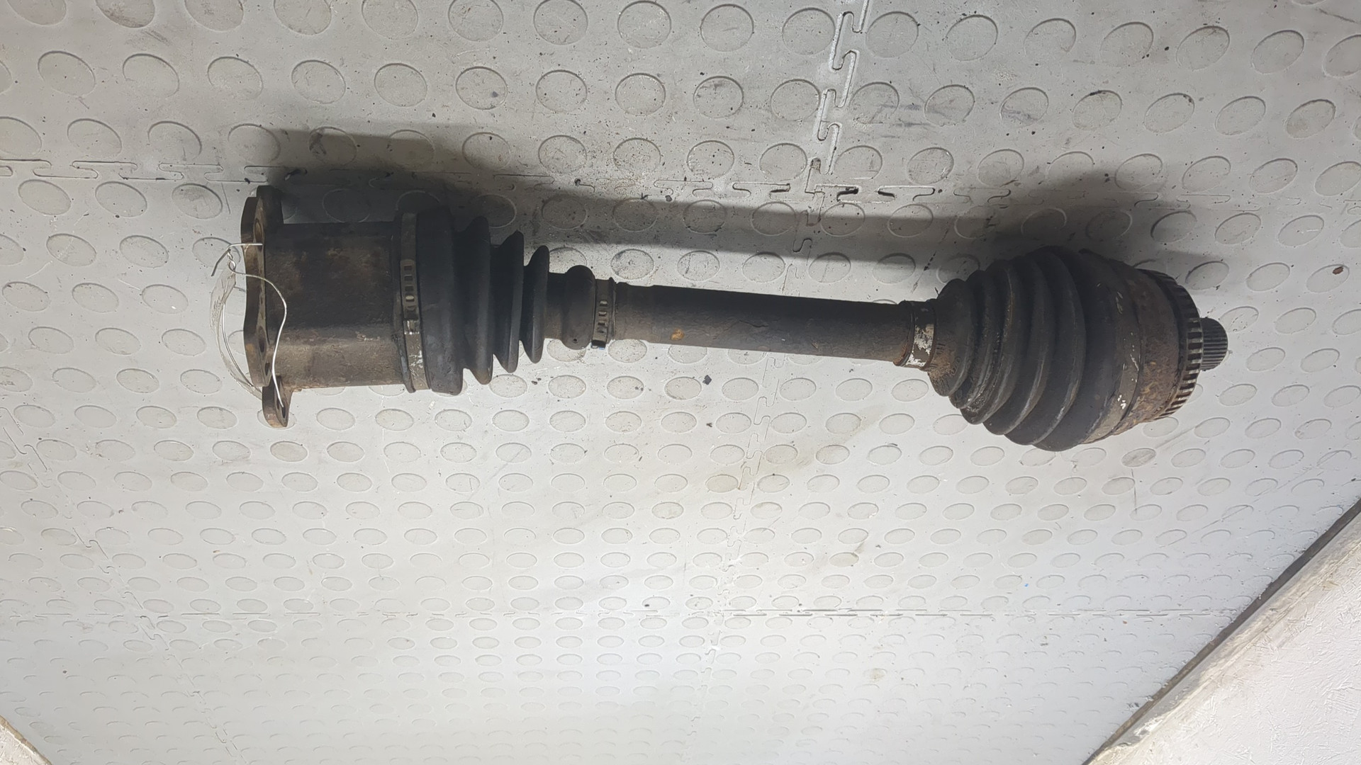 Полуось передняя левая