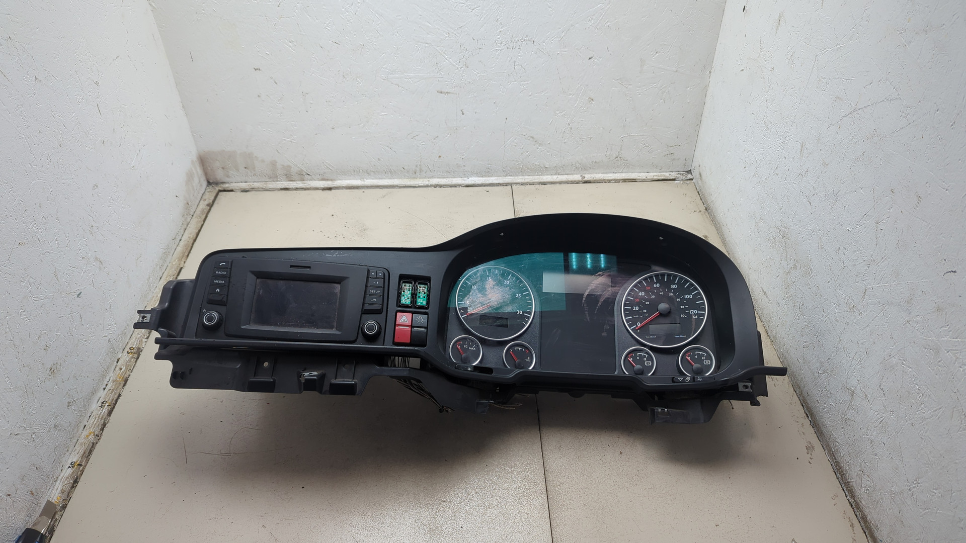 Панель приборов