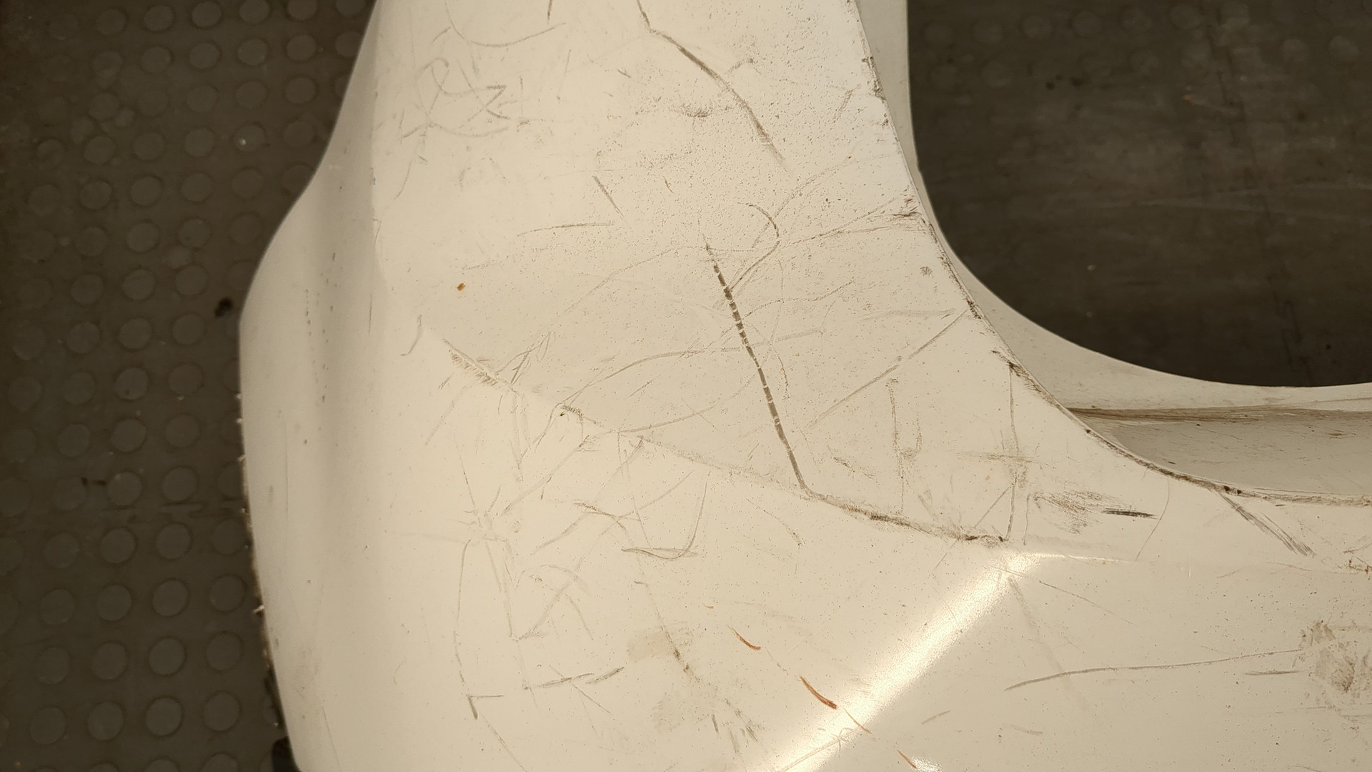 Бампер задний