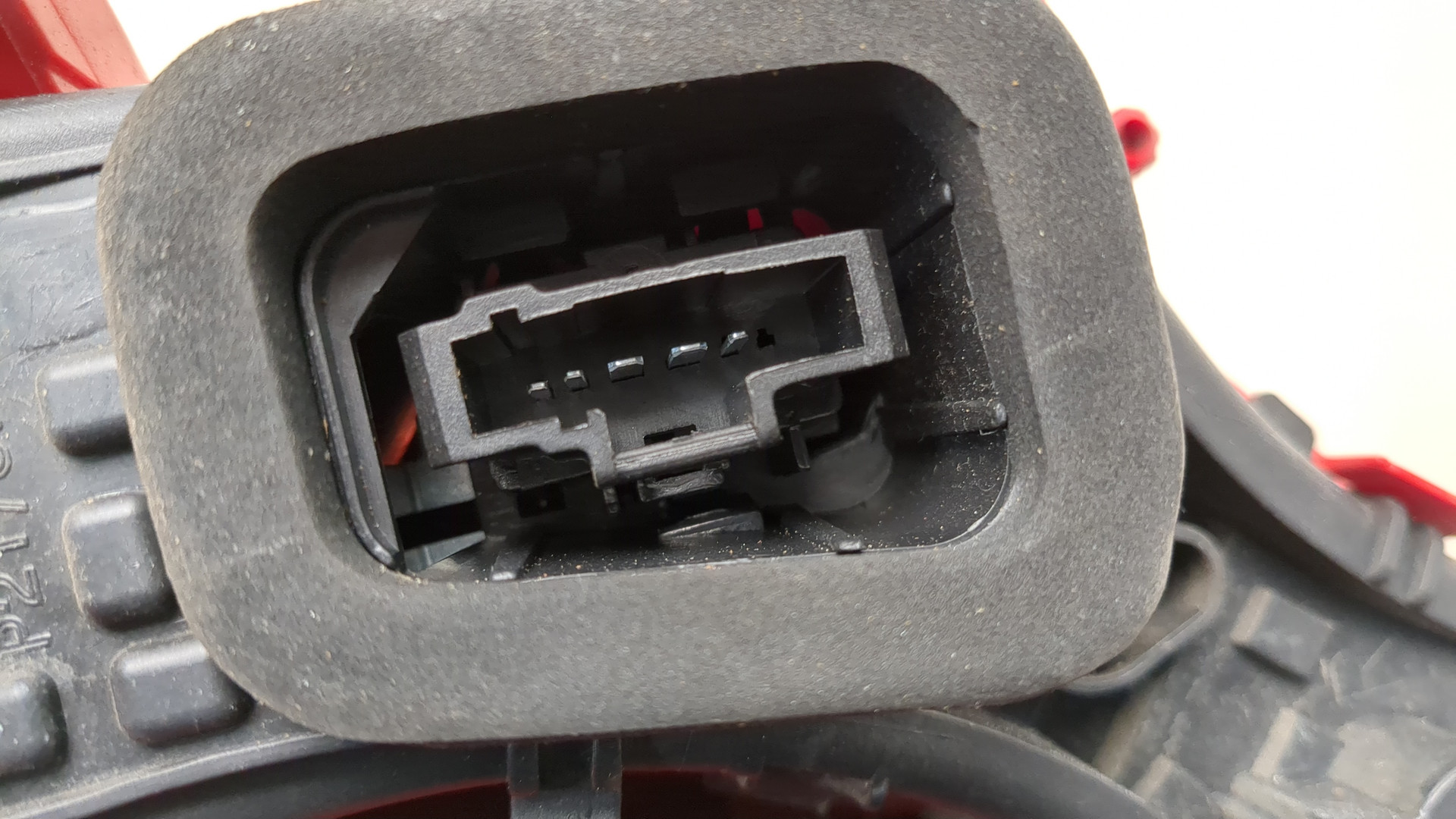 Фонарь задний правый