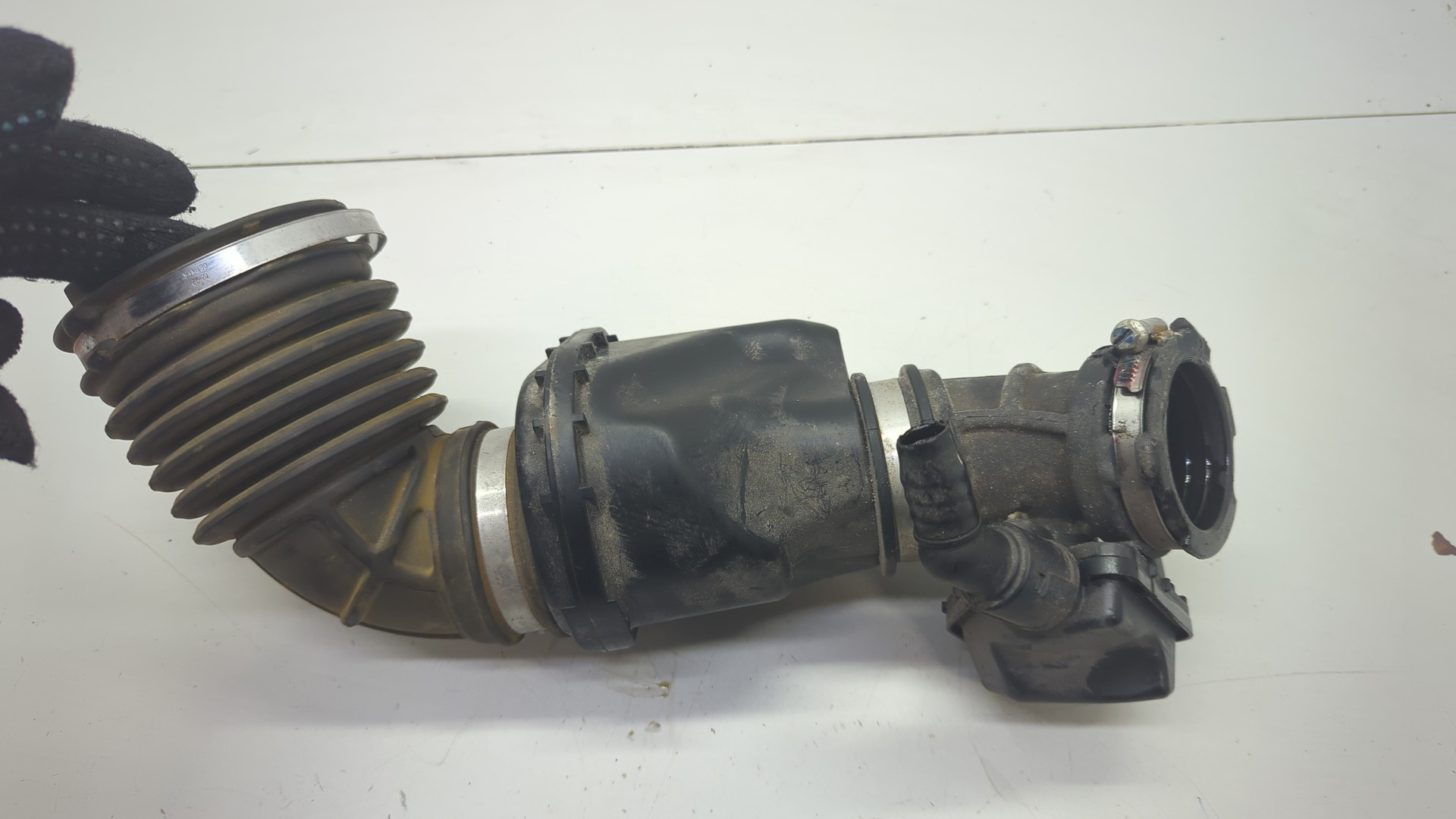 Патрубок воздушного фильтра