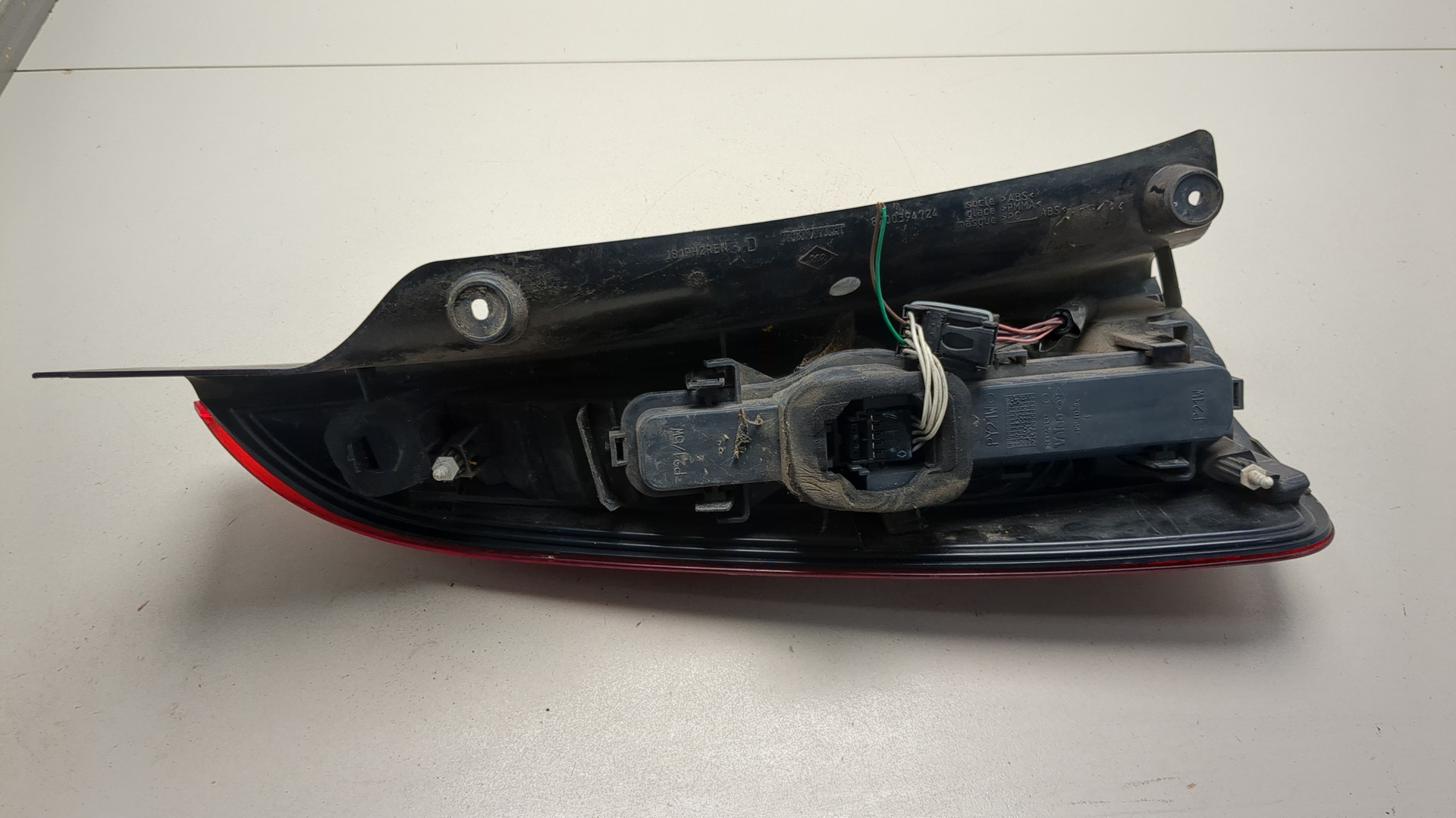 Фонарь задний правый