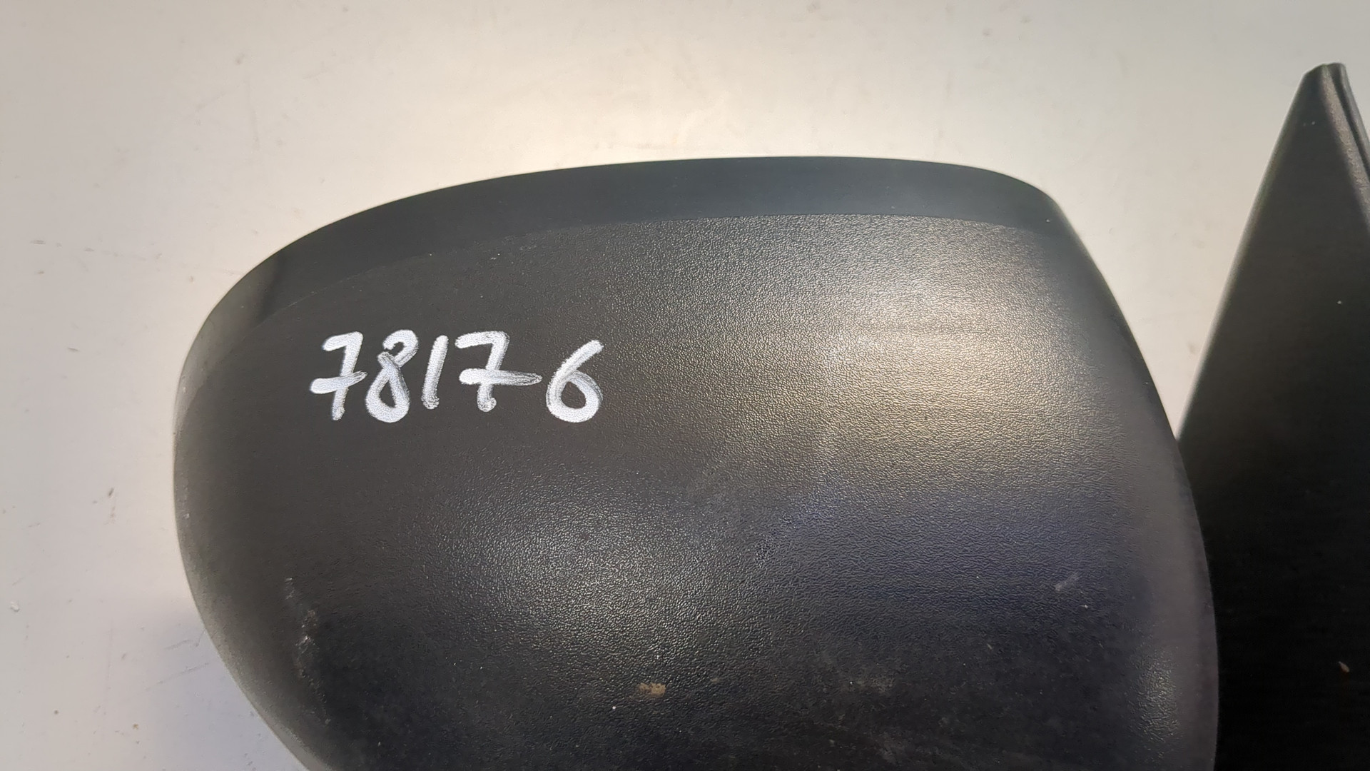 Зеркало правое электрическое