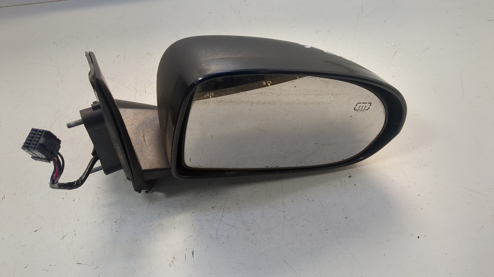 Зеркало правое электрическое