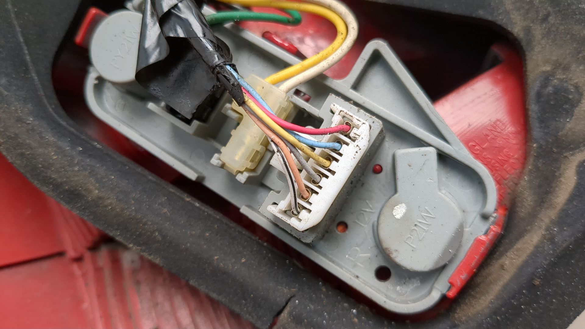 Фонарь задний правый