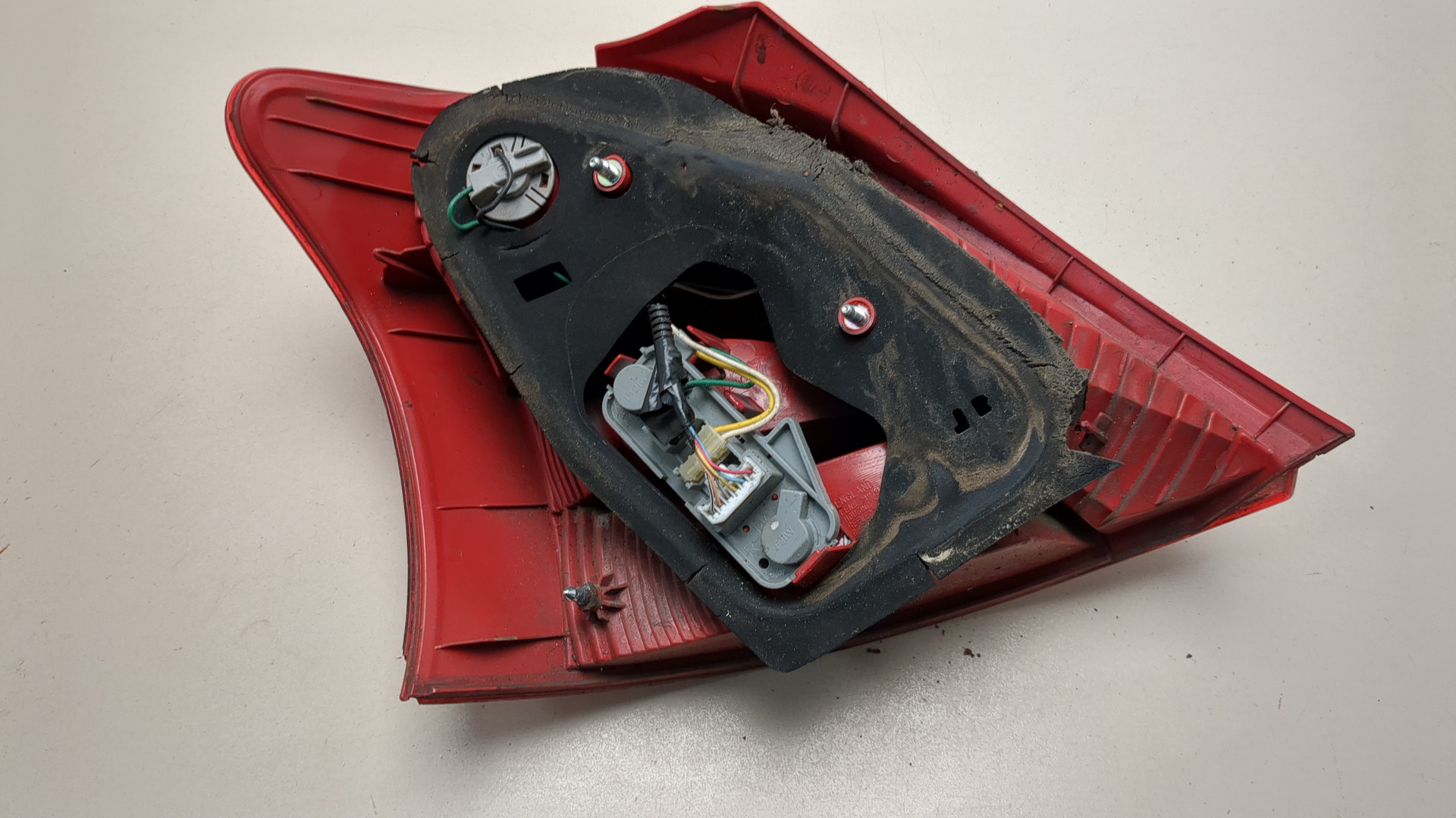 Фонарь задний правый