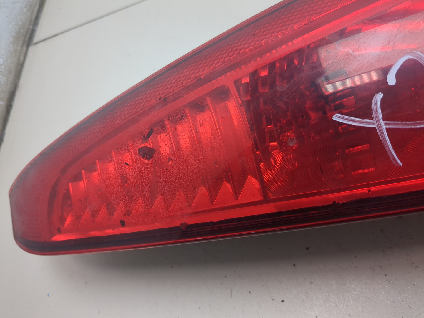 Фонарь задний правый