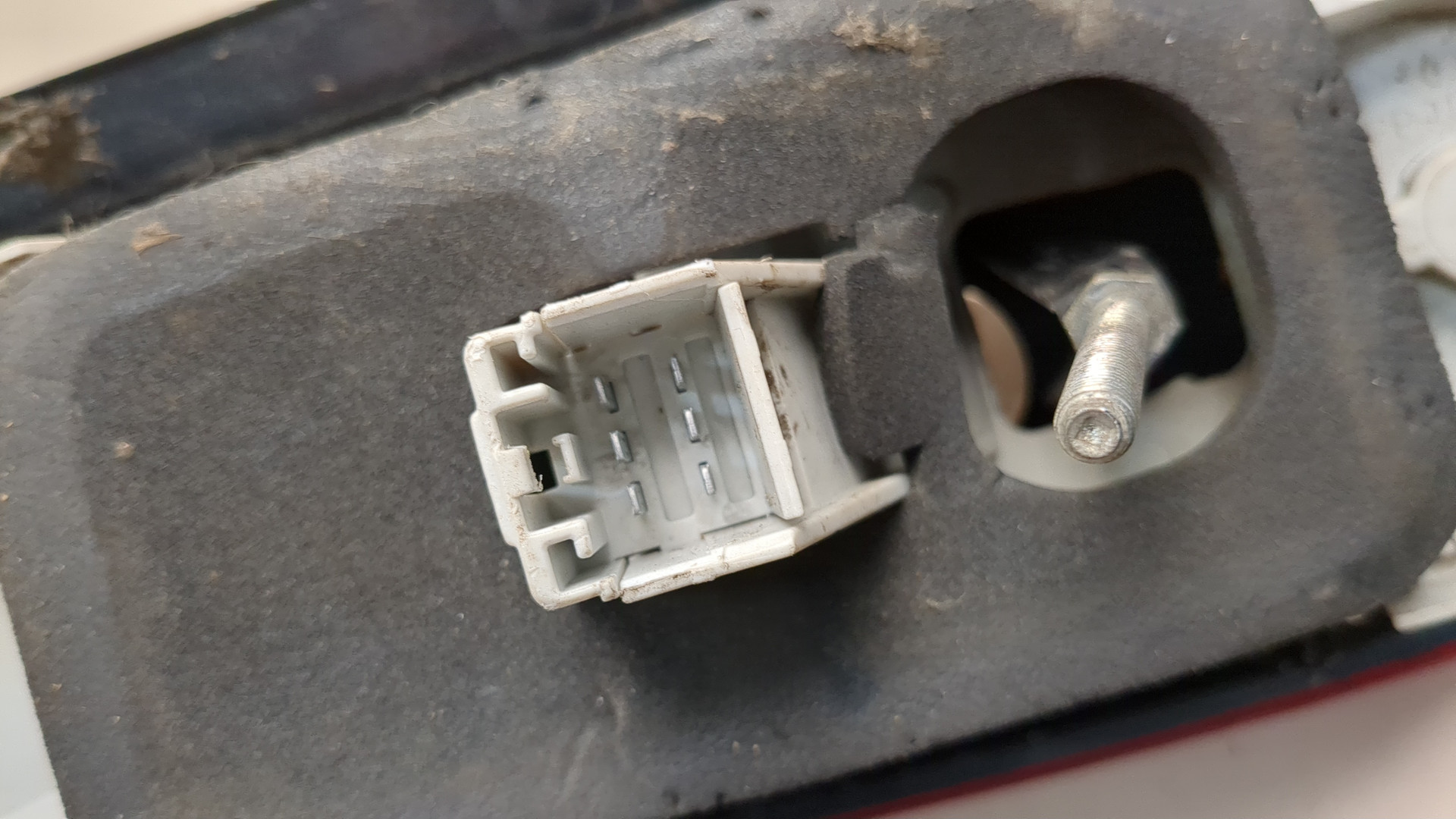 Фонарь задний правый