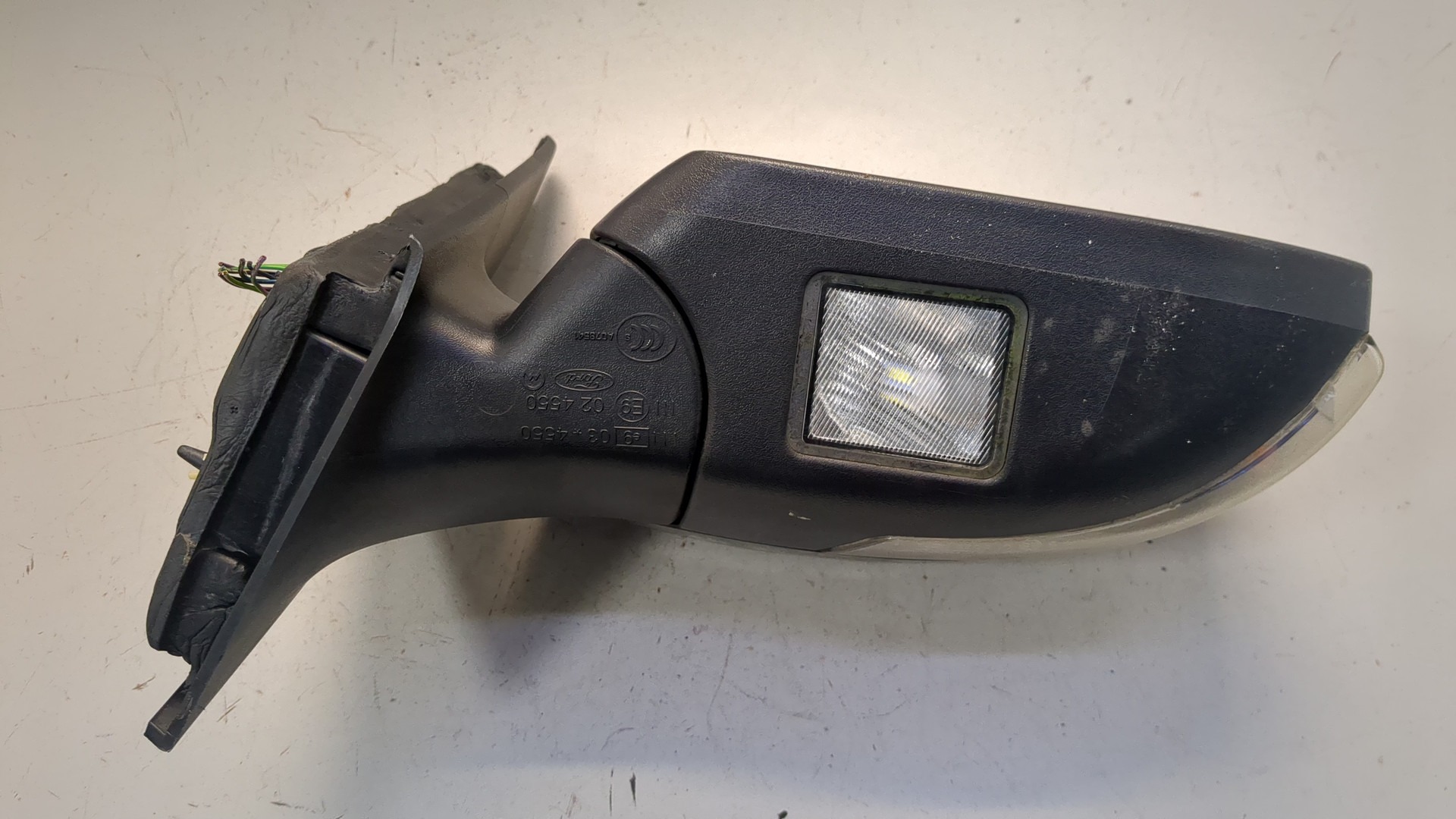 Зеркало правое электрическое